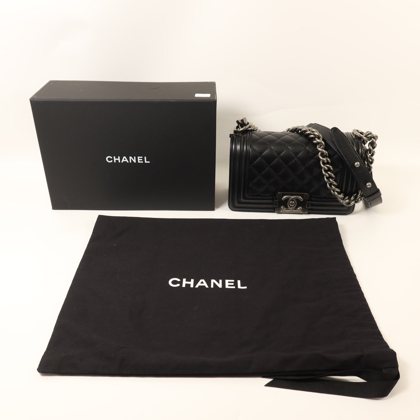 CHANEL 牛皮皮革Boy 20銀扣鏈帶肩背袋
