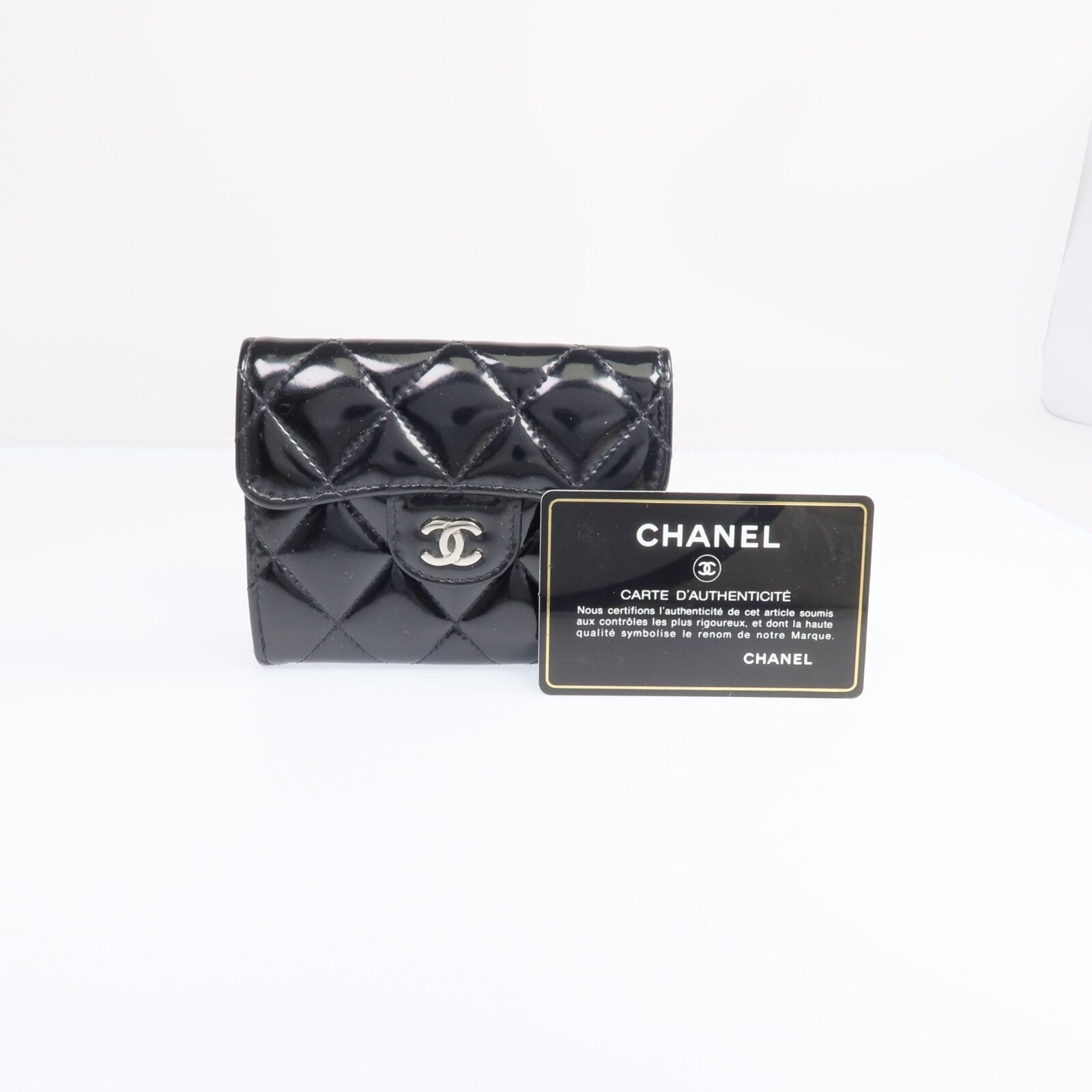 CHANEL 【激減優惠】漆皮皮革Wallet銀扣錢包