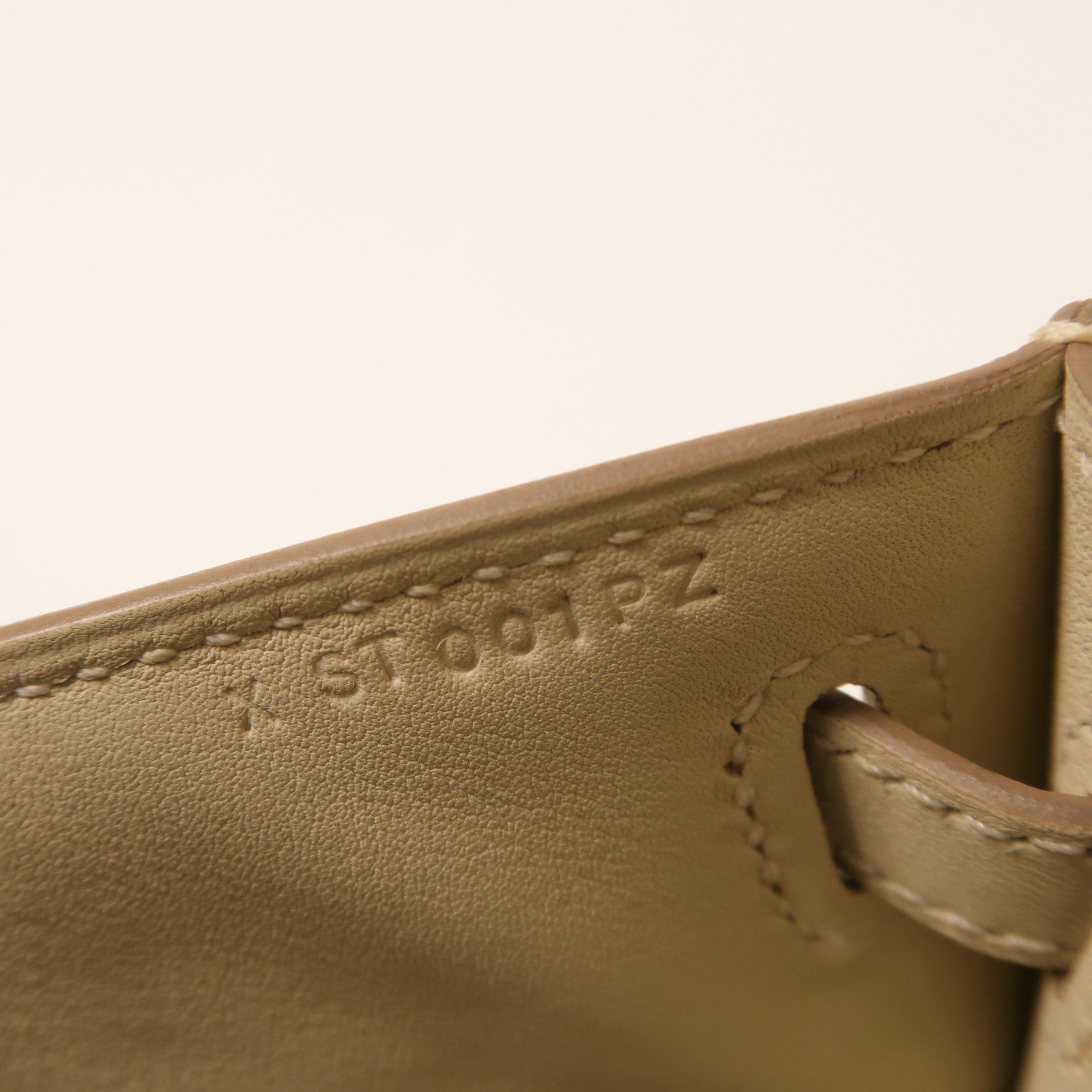 HERMES Swift皮革Pochette Kelly金扣手挽袋Nata