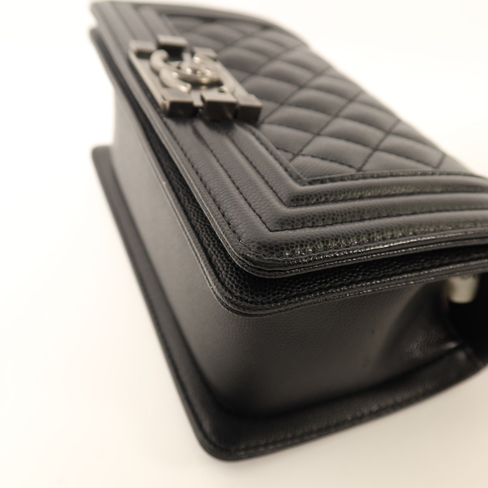 CHANEL 牛皮皮革Boy 20銀扣鏈帶肩背袋