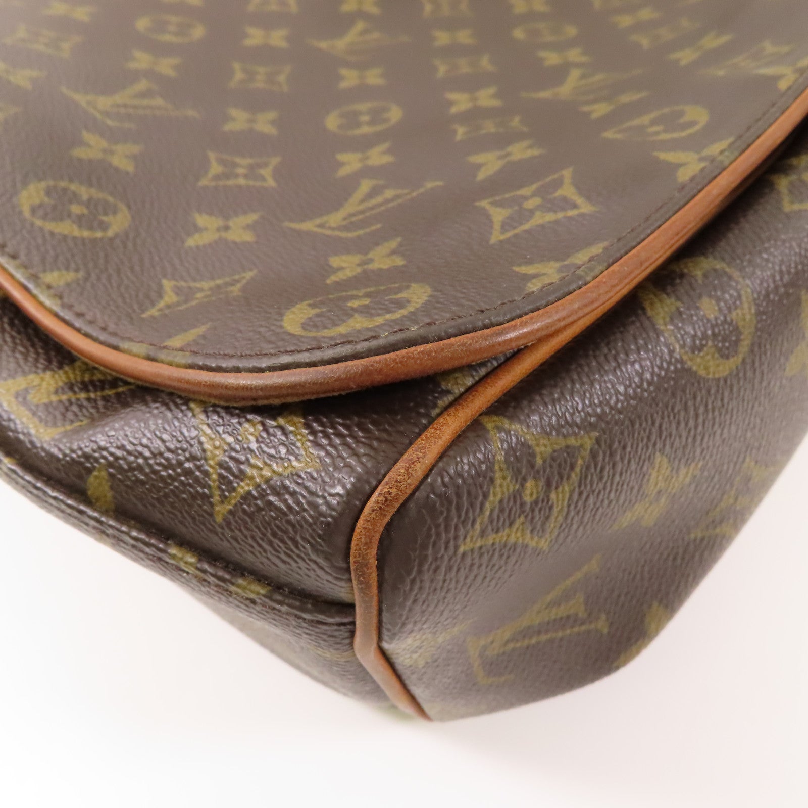 LOUIS VUITTON 【激減優惠】Monogram Abbesses金扣肩背袋