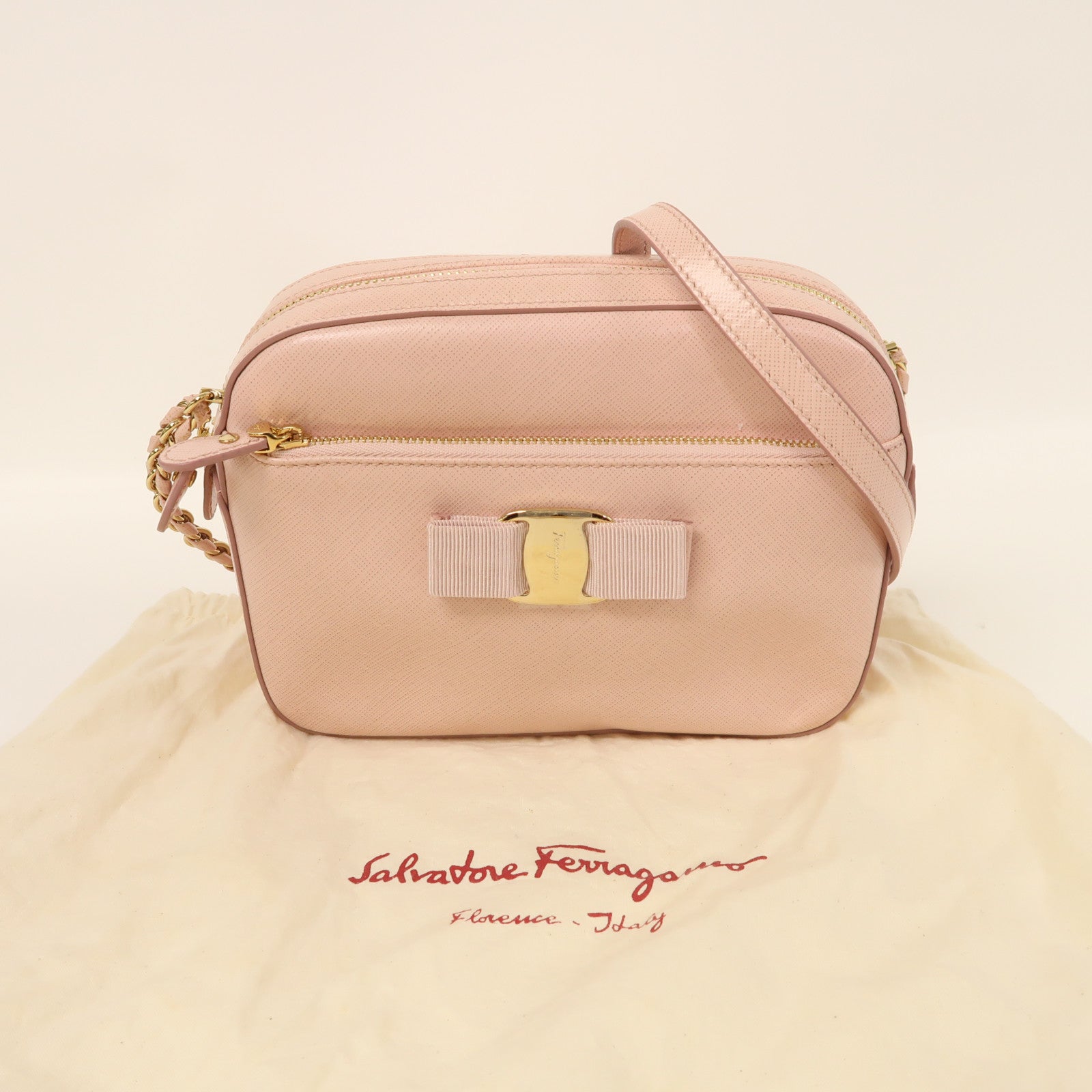 Salvatore Ferragamo 牛皮皮革Lydia saffiano銀扣肩背袋粉紅色