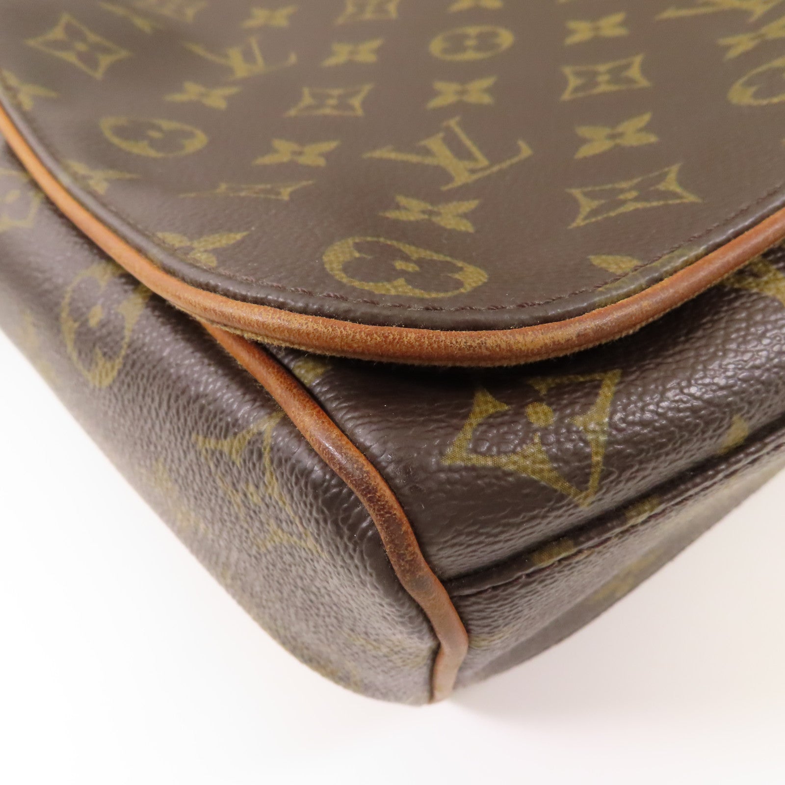 LOUIS VUITTON 【激減優惠】Monogram Abbesses金扣肩背袋