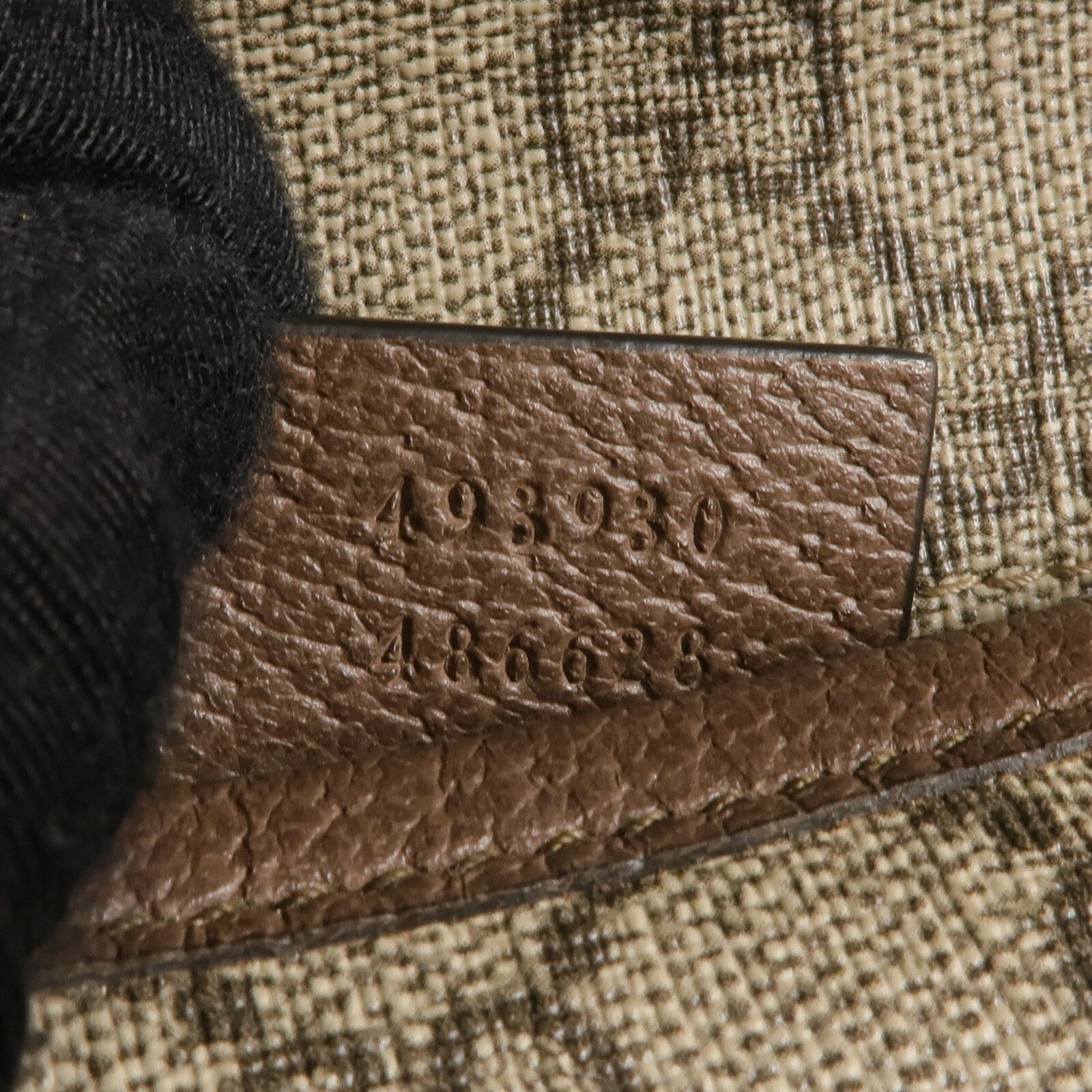 GUCCI 塗層帆布GG Supreme Waist Bag金扣腰包