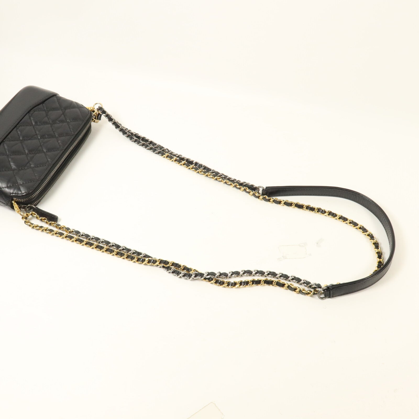 CHANEL 牛皮皮革Gabrielle Wallet On Chain鏈帶肩背袋