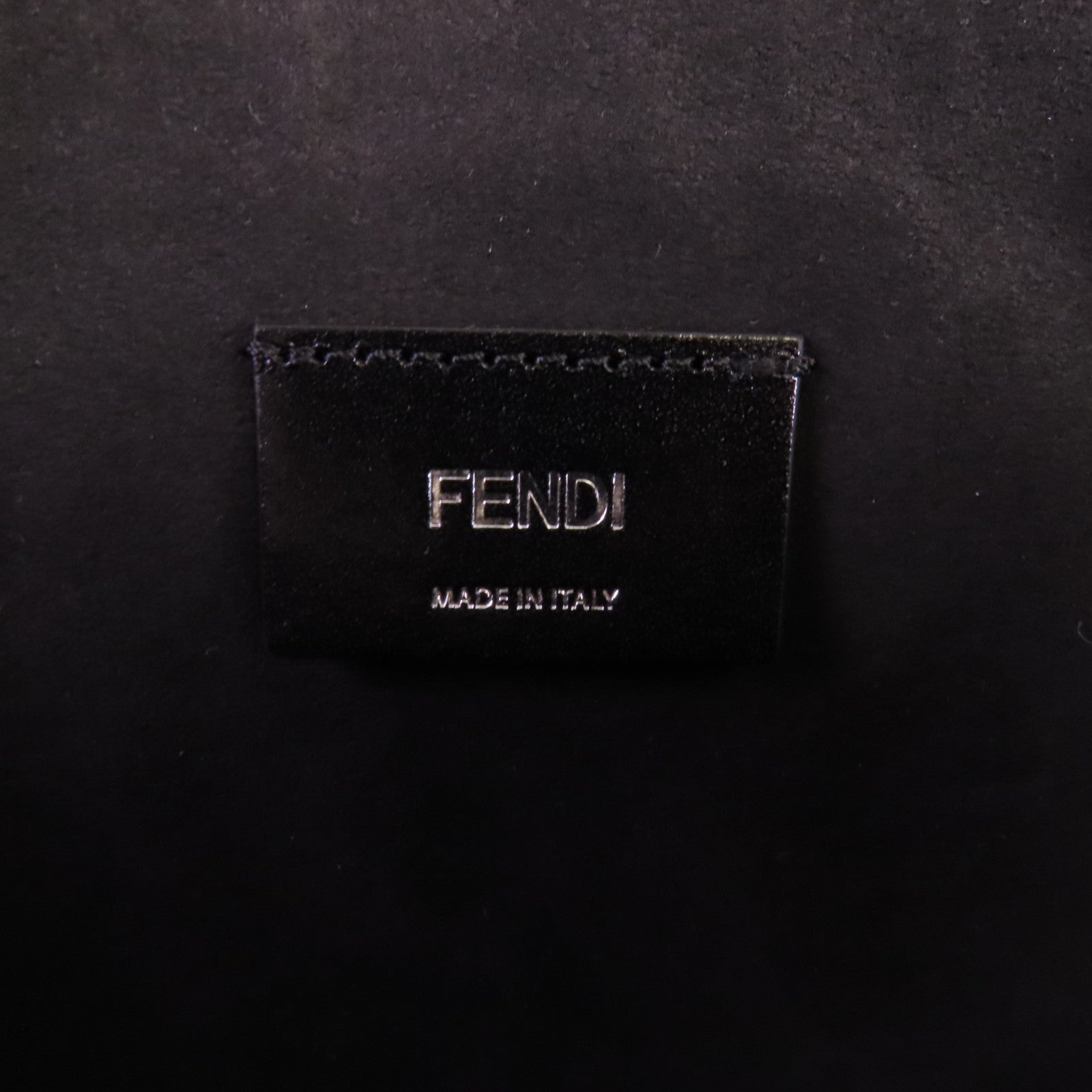 FENDI 【激減優惠】牛皮皮革After Roma Pouch Shoulder銀扣肩背袋