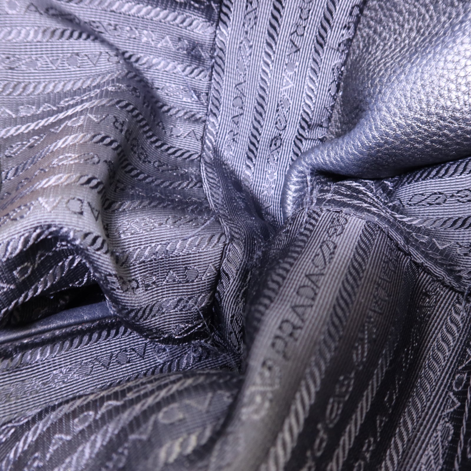 PRADA Daino皮革Side Zip Leather Tote Bag金扣手挽袋