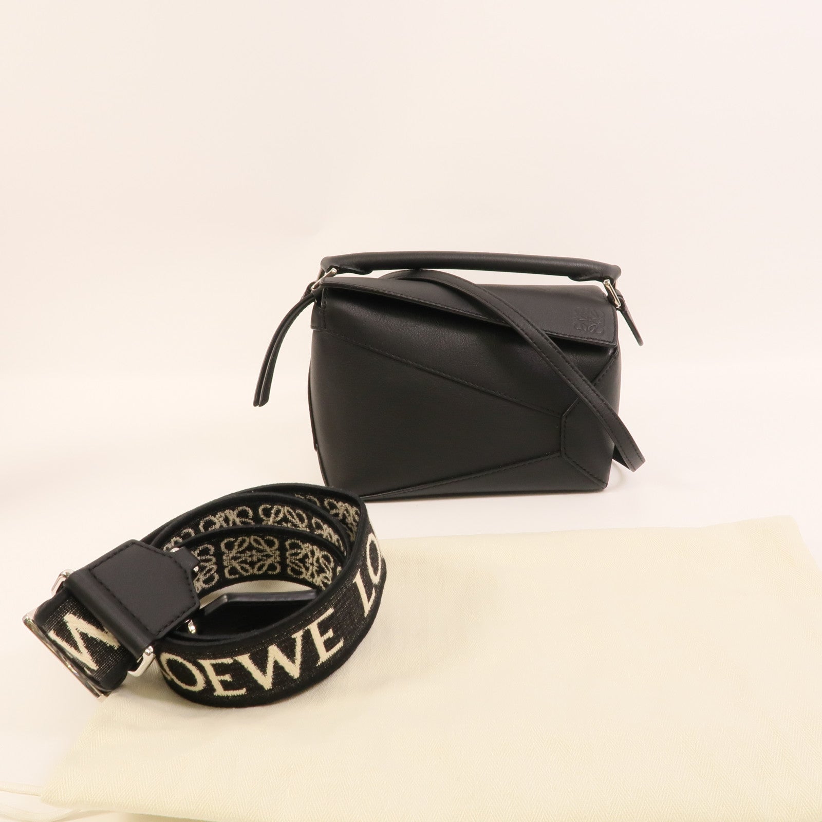 LOEWE 牛皮皮革Mini Puzzle手挽肩背兩用袋