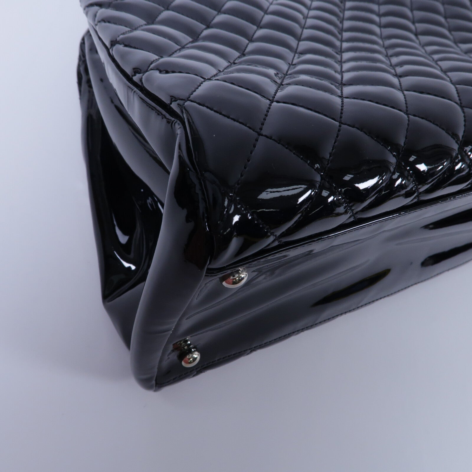 CHANEL 漆皮皮革Just Mademoiselle Bowling Bag鏈帶肩背袋