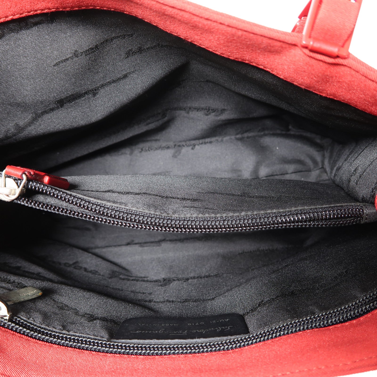 Salvatore Ferragamo 帆布Shoulder Bag銀扣肩背袋紅色