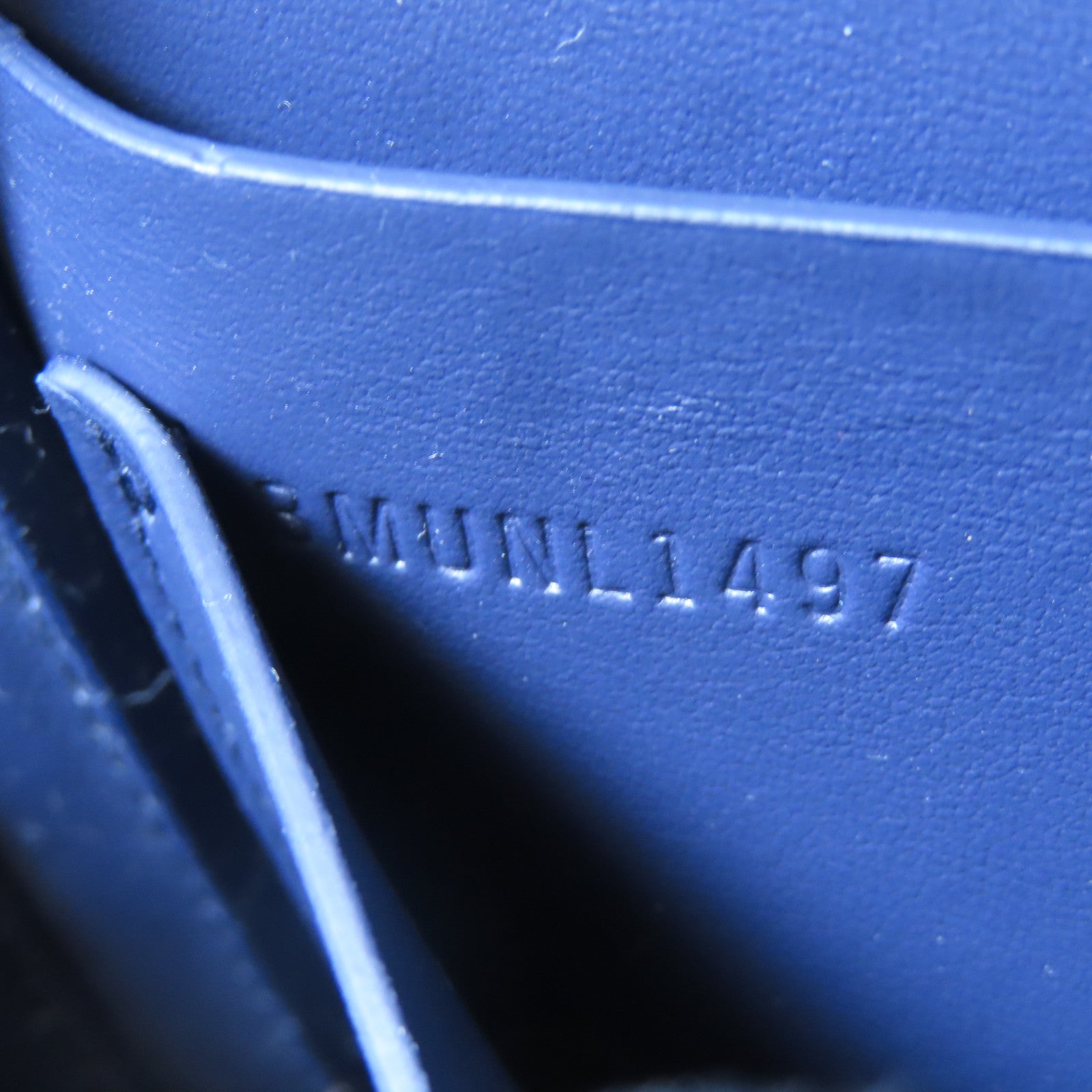 BURBERRY 【激減優惠】牛皮皮革Shoulder Bag金扣肩背袋深藍色