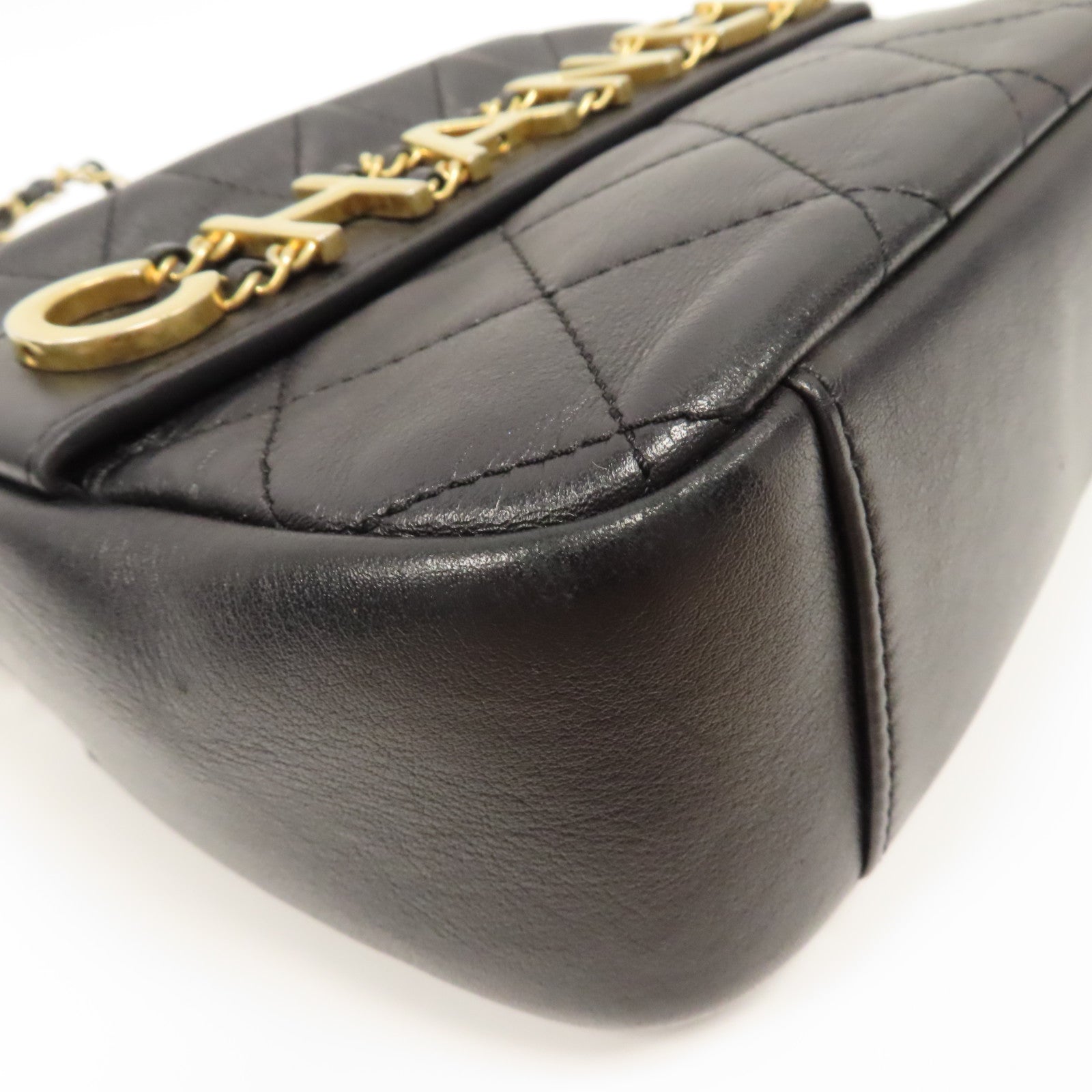 CHANEL 【激減優惠】菱格皮革Enchained Camera Bag金扣鏈帶肩背袋黑色