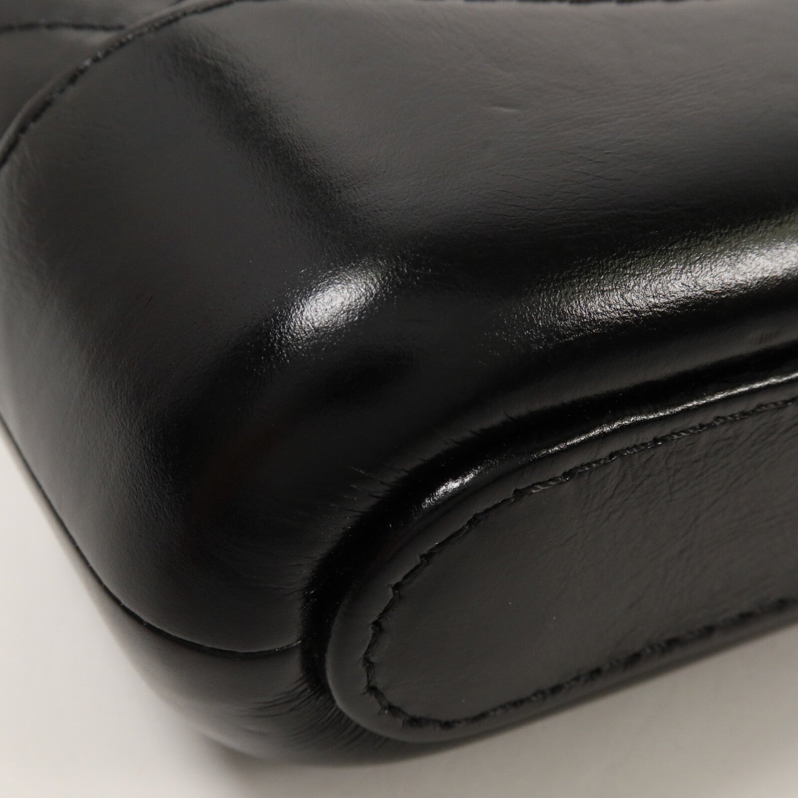 CHANEL 牛皮皮革Gabrielle Wallet On Chain鏈帶肩背袋