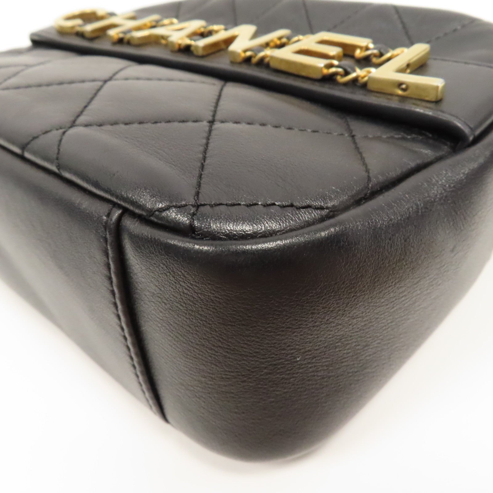CHANEL 【激減優惠】菱格皮革Enchained Camera Bag金扣鏈帶肩背袋黑色