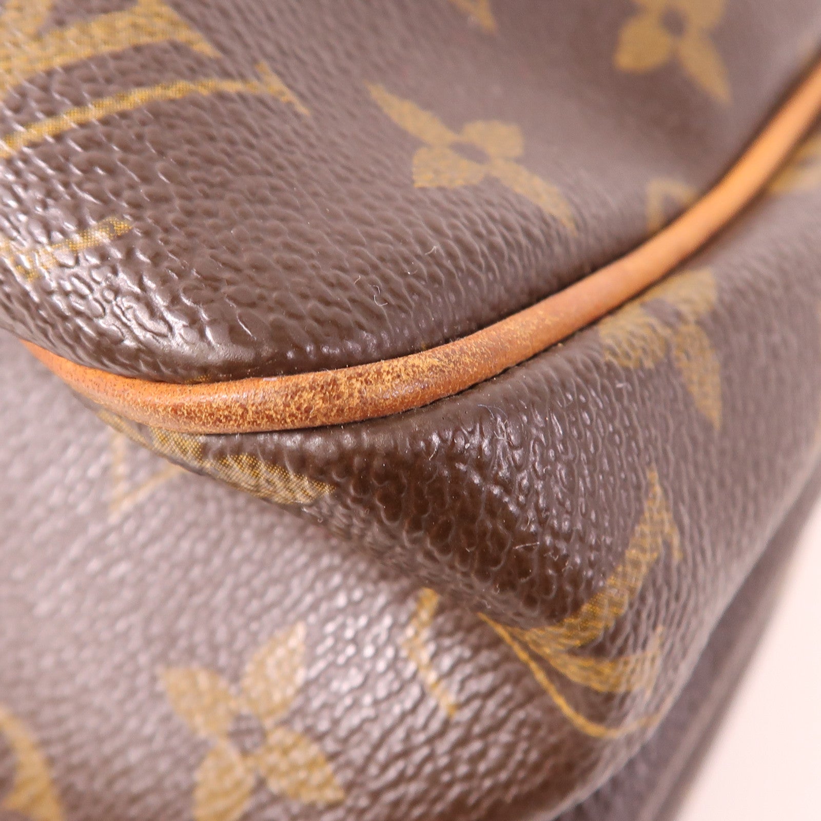 LOUIS VUITTON Monogram Batignolles金扣肩背袋