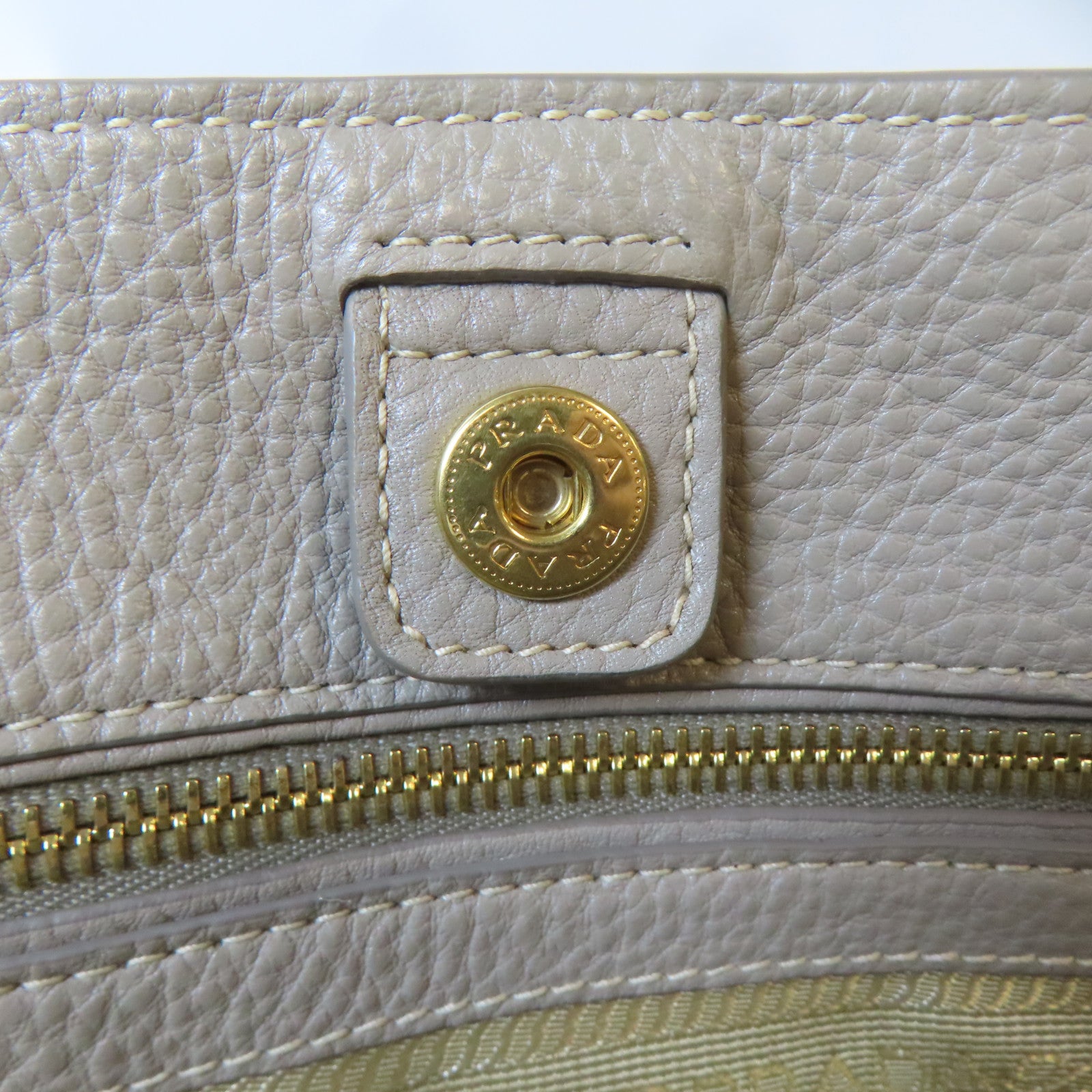 PRADA 牛皮皮革Vitella Daino Tote金扣手挽肩背兩用袋淺褐色