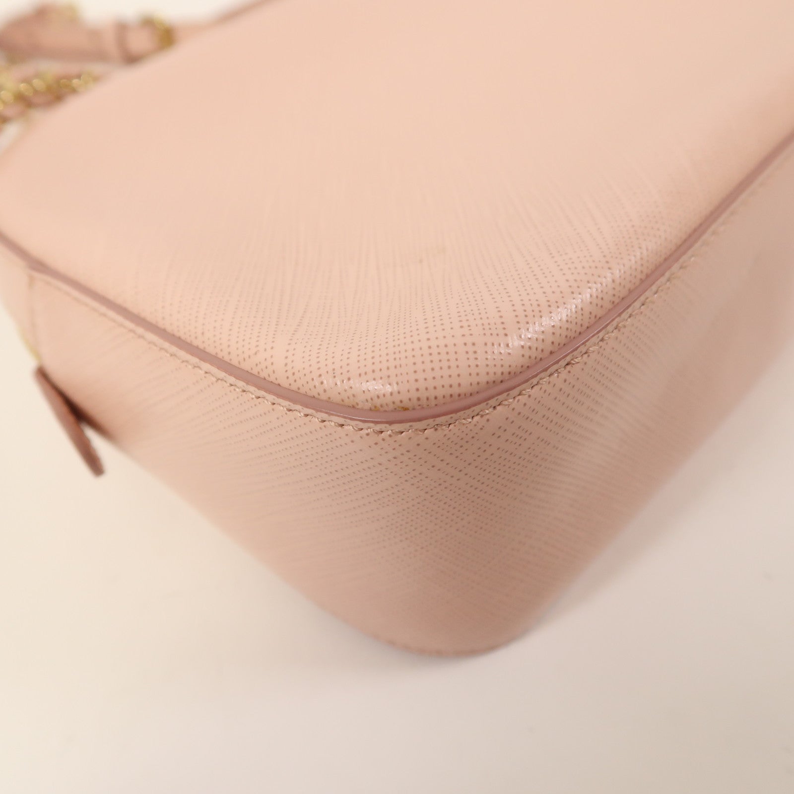 Salvatore Ferragamo 牛皮皮革Lydia saffiano銀扣肩背袋粉紅色
