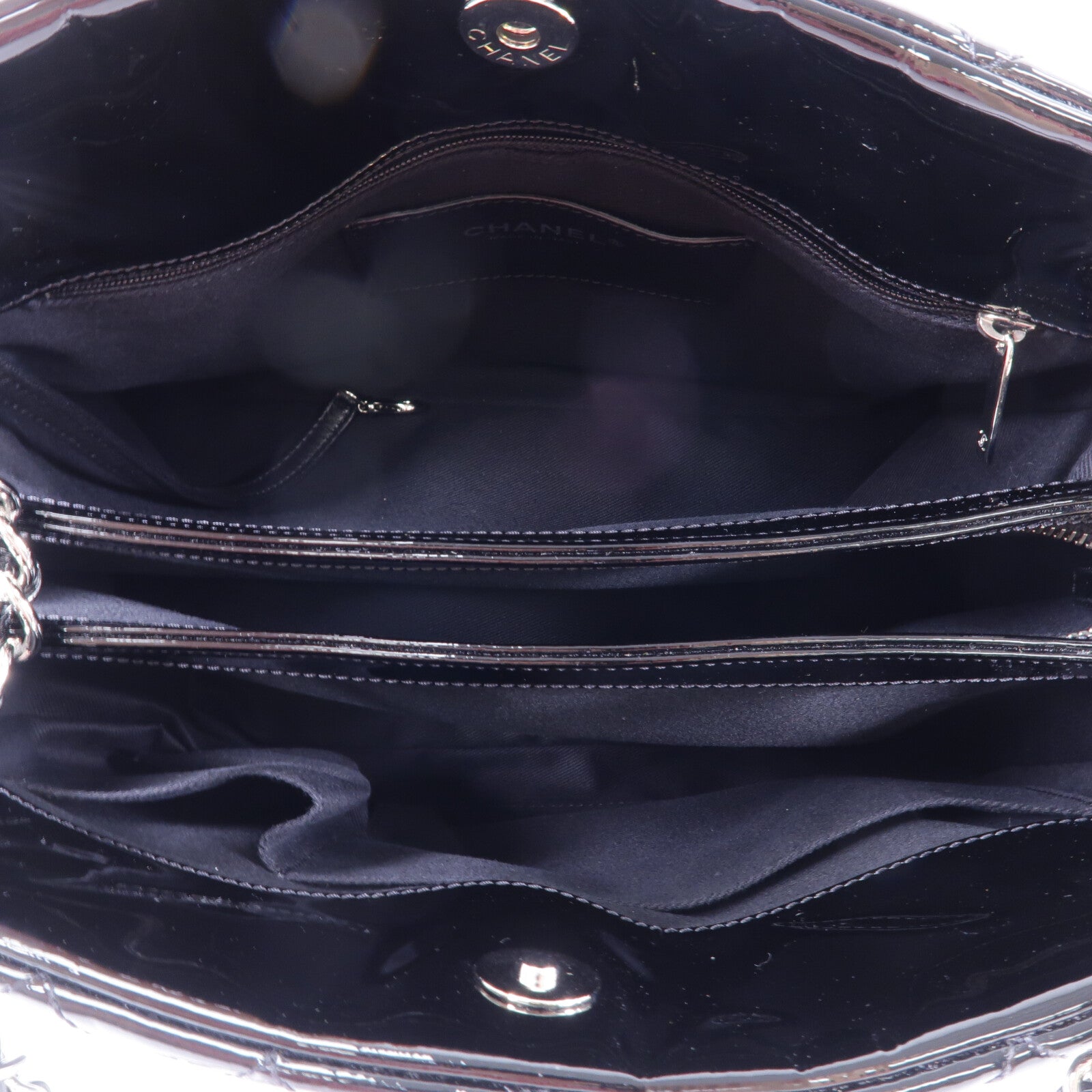 CHANEL 漆皮皮革Just Mademoiselle Bowling Bag鏈帶肩背袋