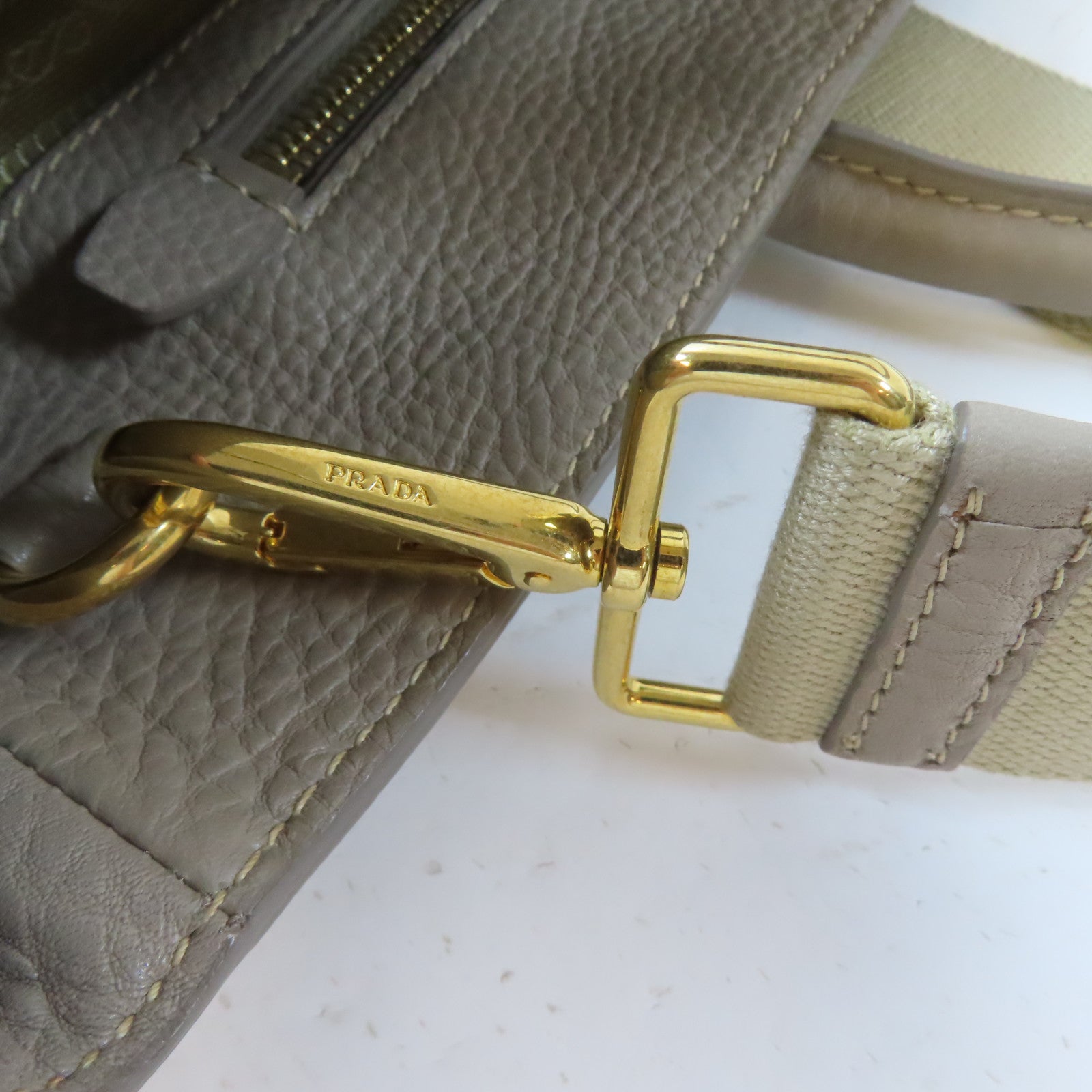 PRADA 牛皮皮革Vitella Daino Tote金扣手挽肩背兩用袋淺褐色