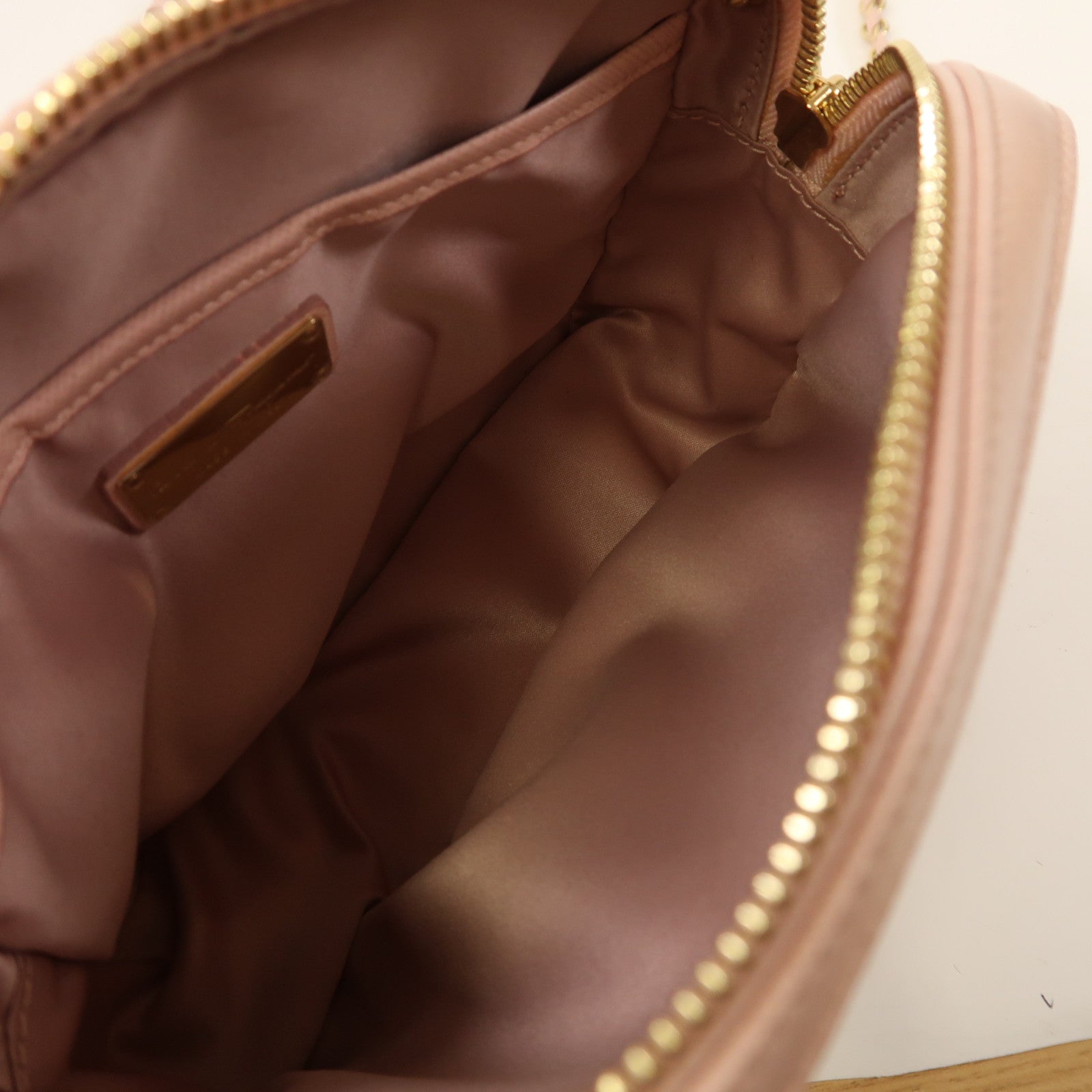 Salvatore Ferragamo 牛皮皮革Lydia saffiano銀扣肩背袋粉紅色