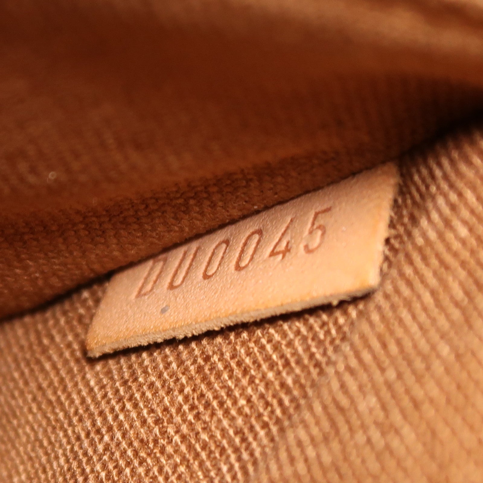 LOUIS VUITTON Monogram Batignolles金扣肩背袋