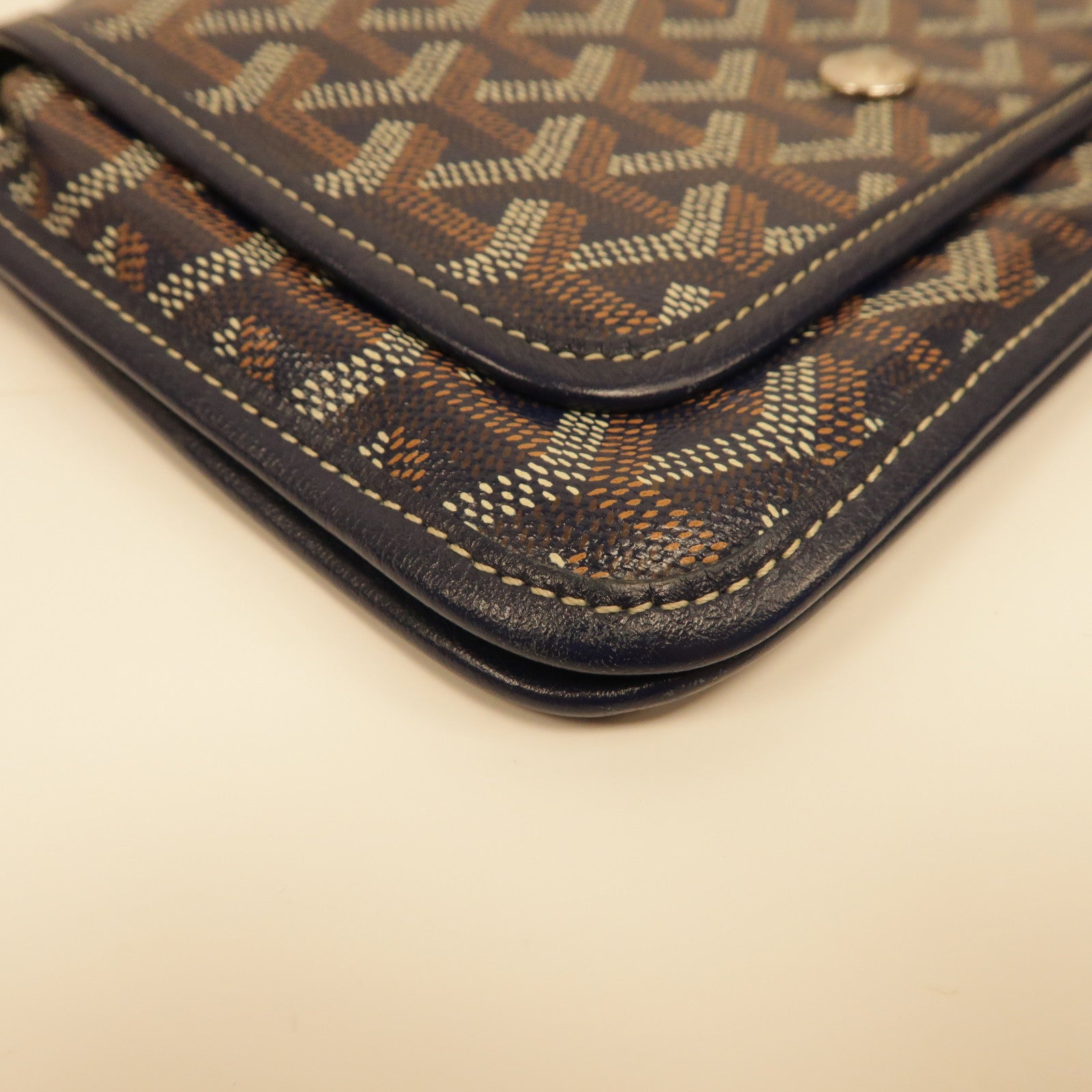 GOYARD 塗層帆布Plumet銀扣肩背袋深藍色
