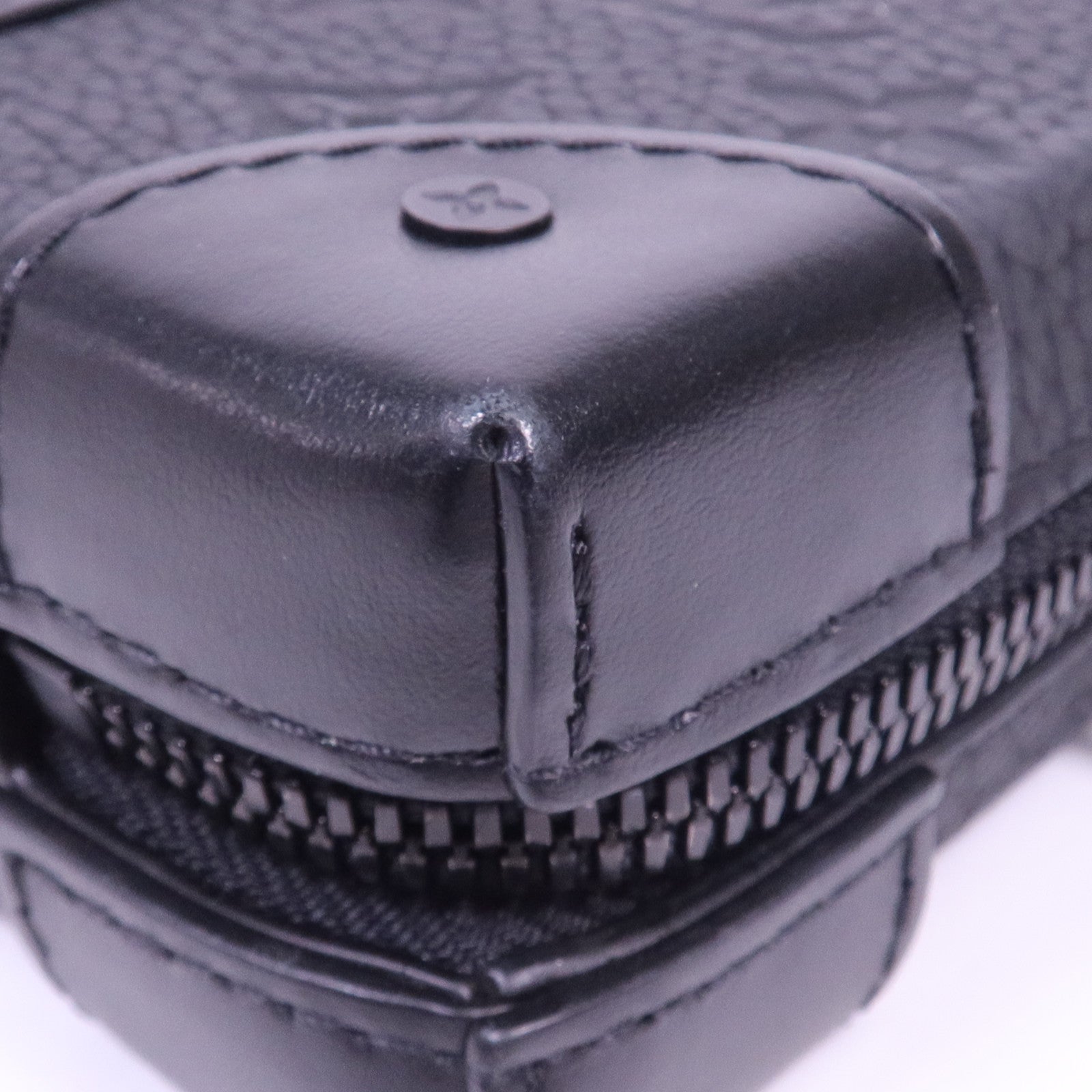 LOUIS VUITTON 【激減優惠】Monogram Taurillon Soft Trunk肩背袋