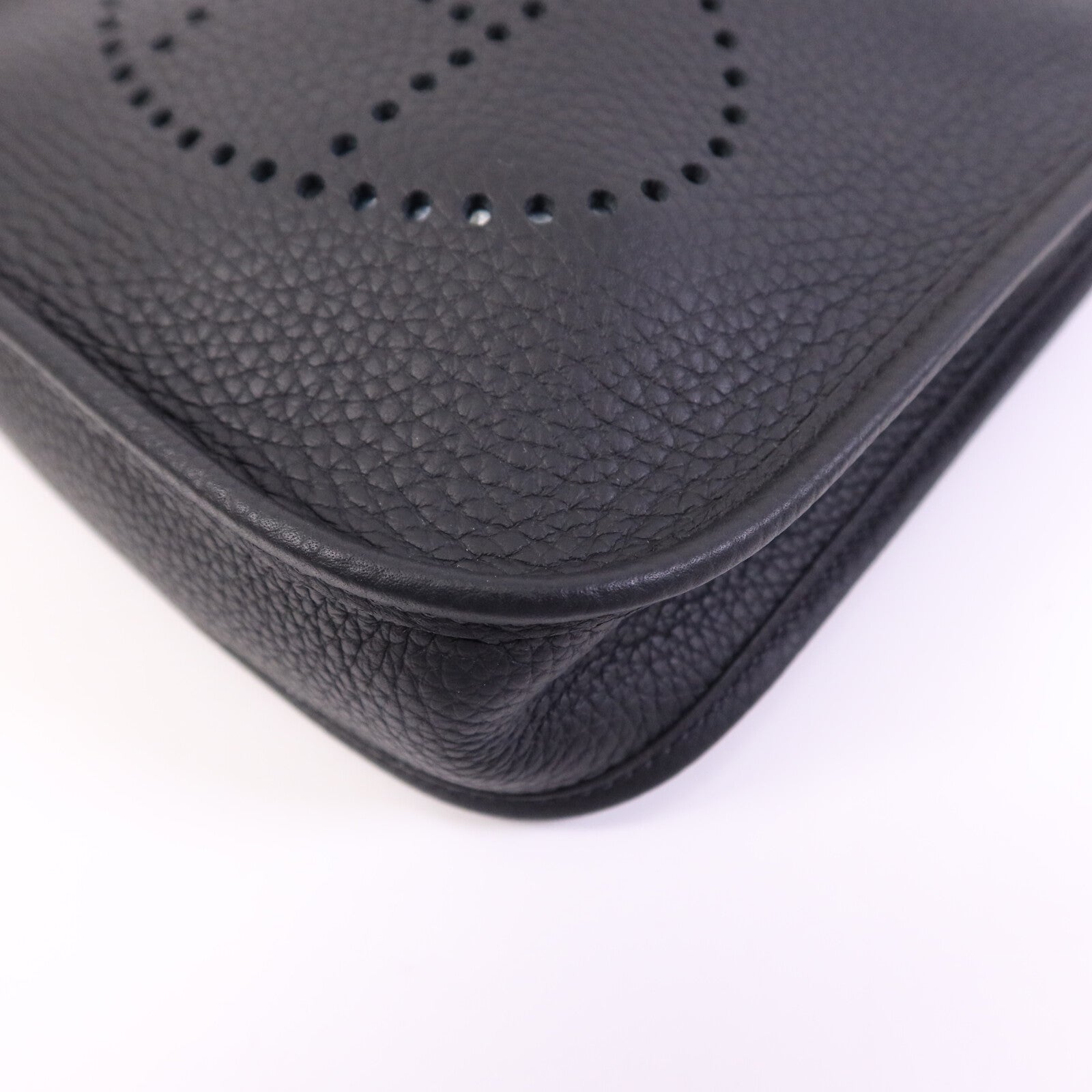 HERMES Clemence皮革Evelyne TPM金扣肩背袋Noir