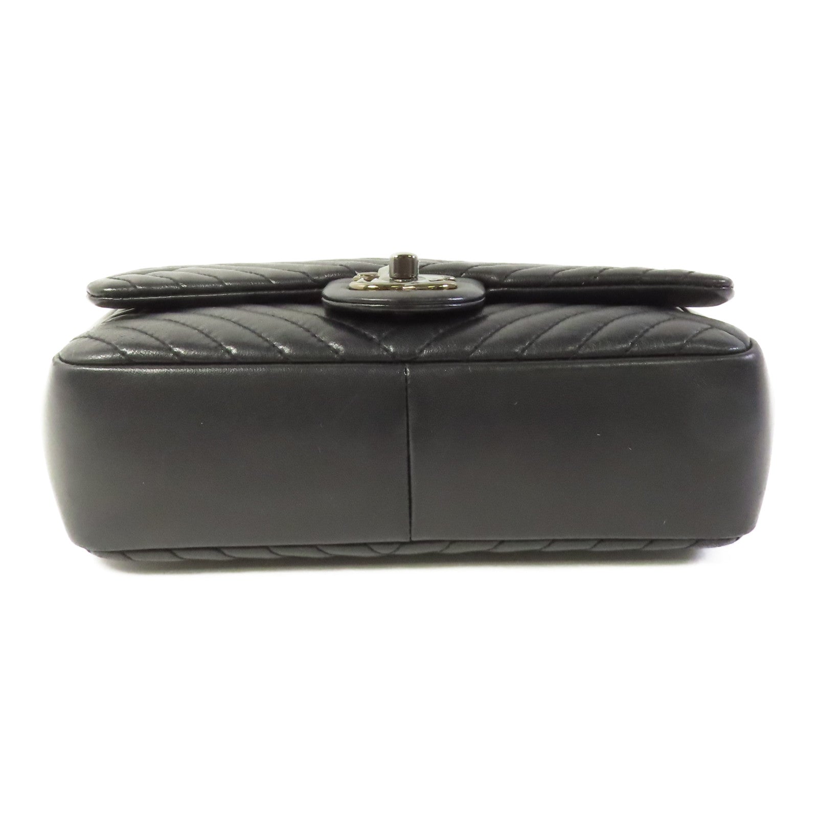 CHANEL 羊皮皮革Chevron Classic Flap肩背袋
