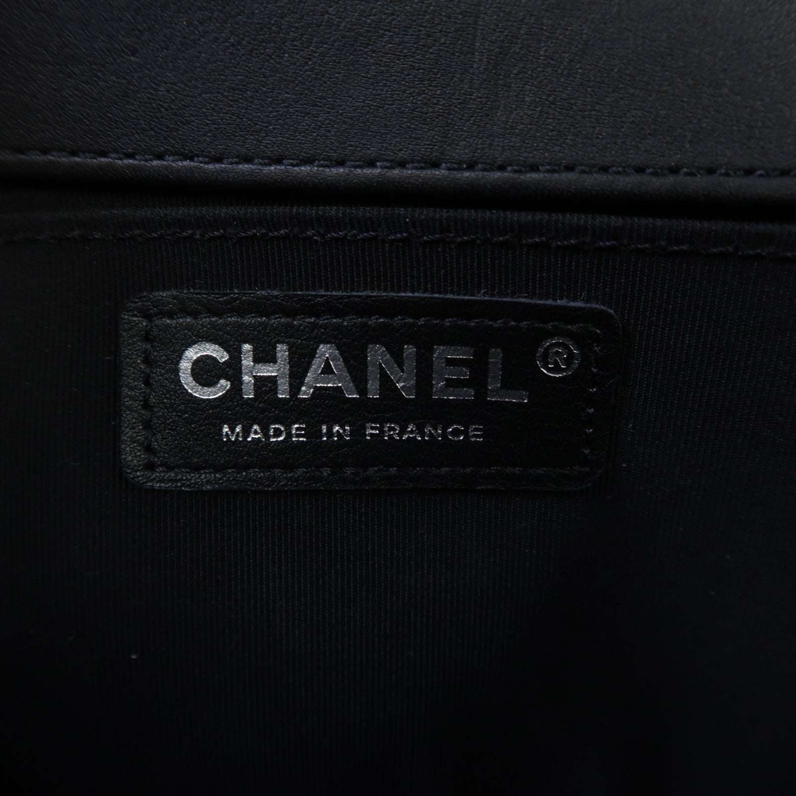 CHANEL 菱格牛皮皮革Boy 25銀扣鏈帶肩背袋黑色