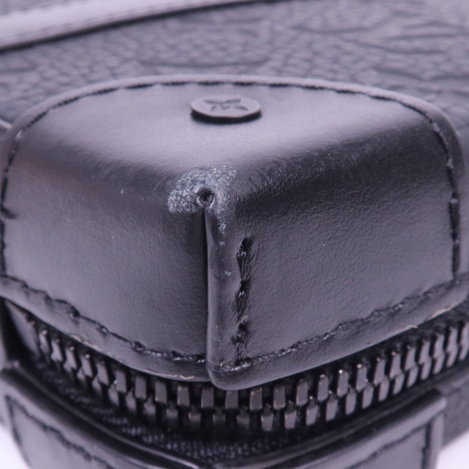 LOUIS VUITTON Monogram Taurillon Soft Trunk肩背袋