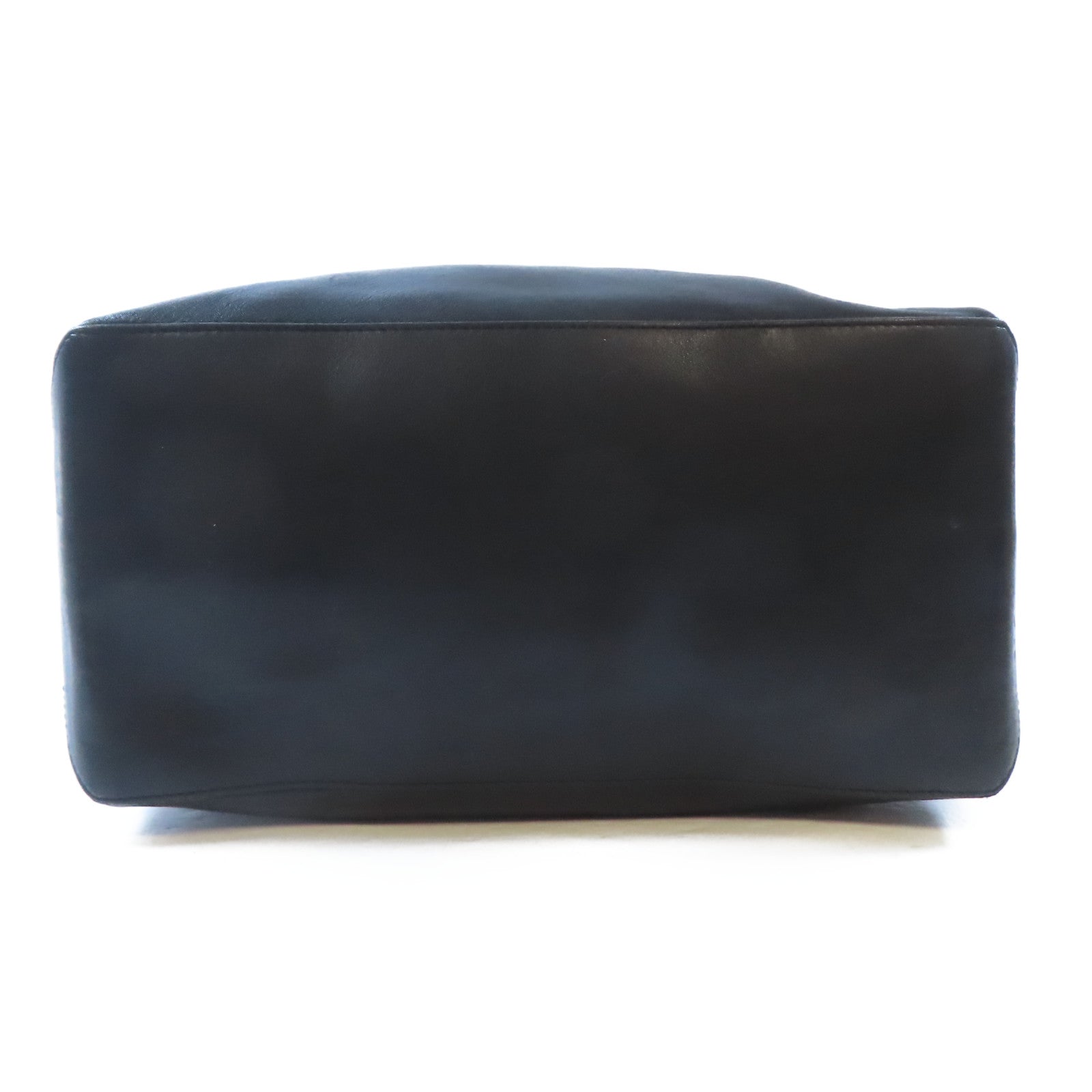 CHANEL 牛皮皮革Totebag銀扣手挽袋黑色