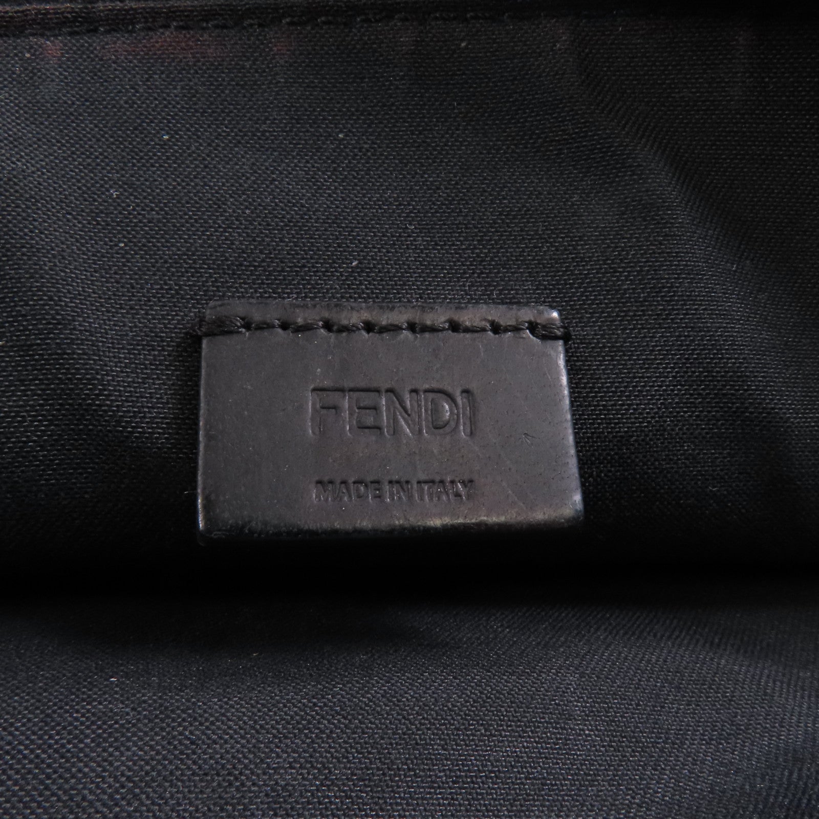 FENDI 牛皮皮革Clutch金扣手拿包