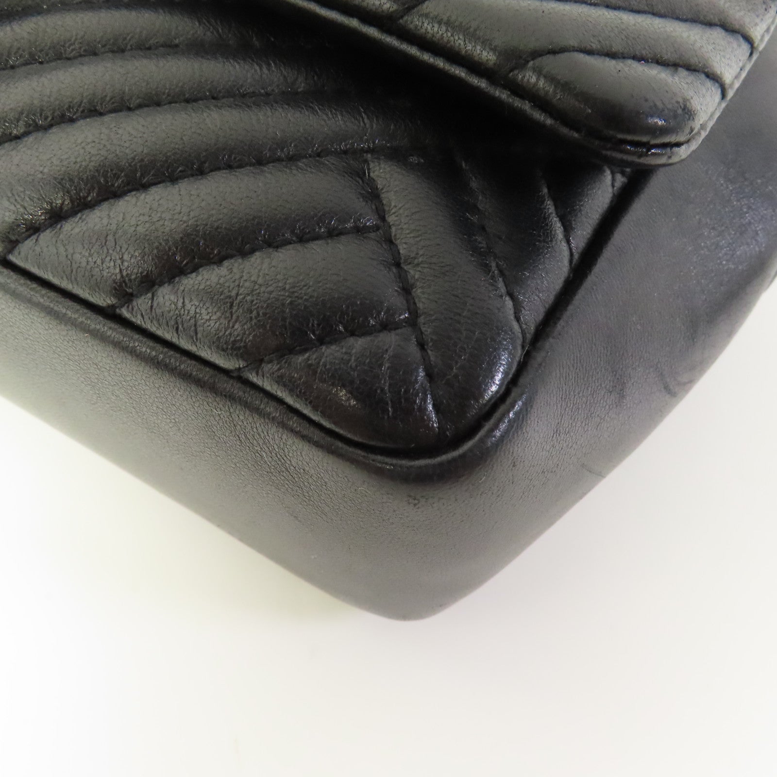 CHANEL 羊皮皮革Chevron Classic Flap肩背袋