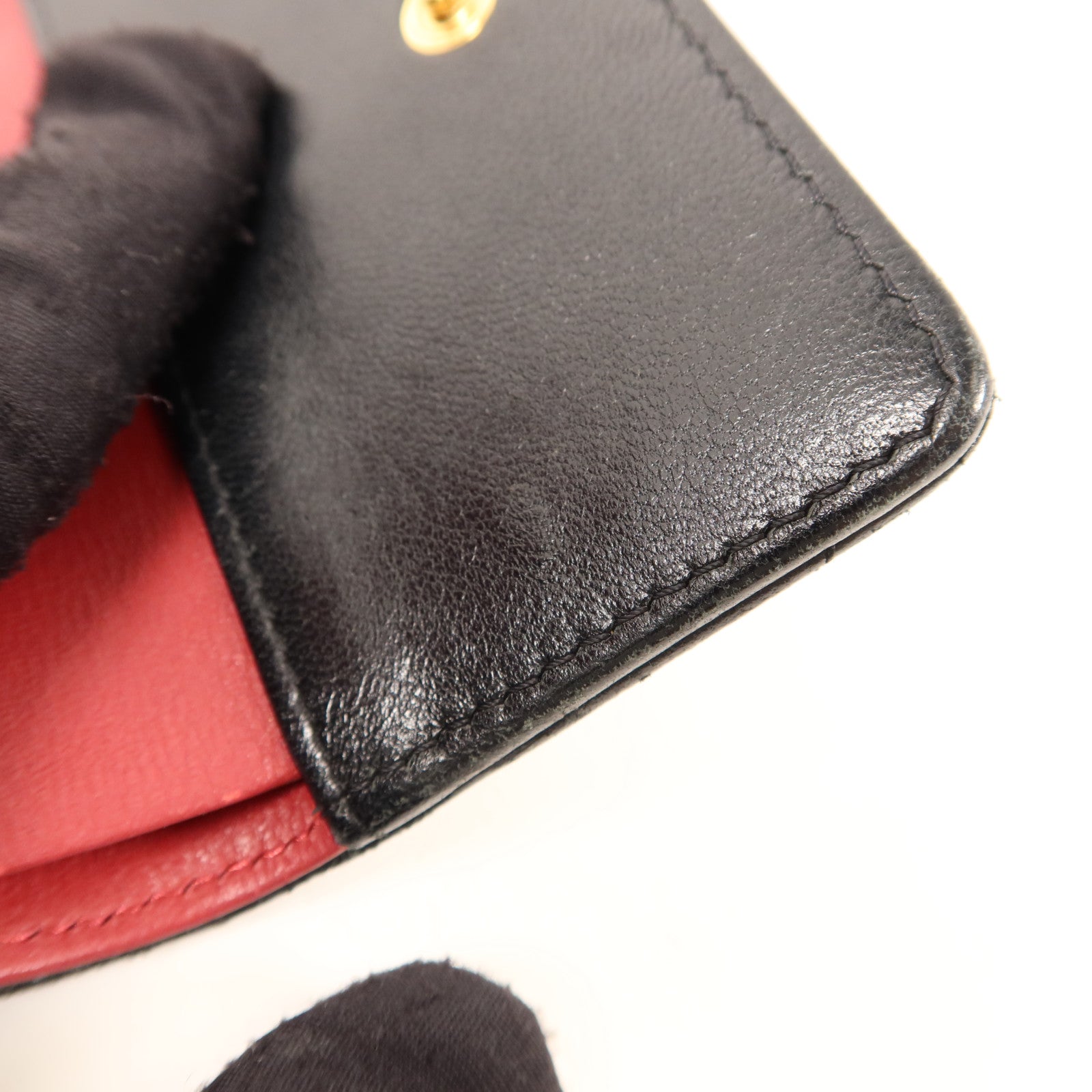CHANEL 羊皮皮革Trifold Wallet金扣錢包