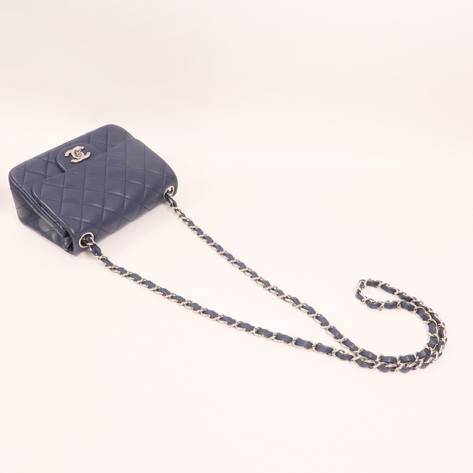 CHANEL 羊皮皮革Mini Classic 17銀扣鏈帶肩背袋