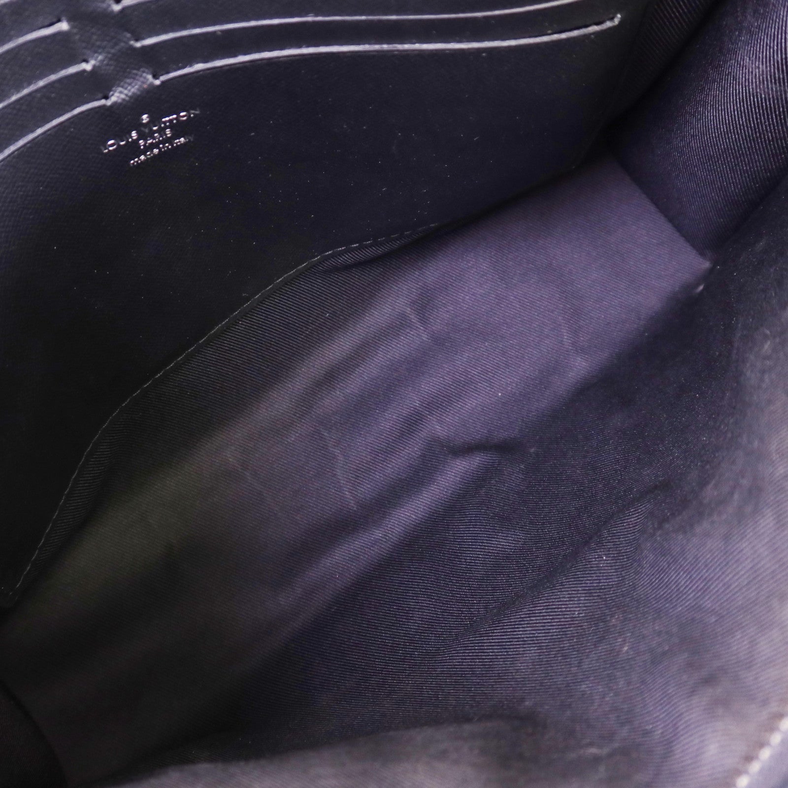 LOUIS VUITTON Monogram Eclipse Pochette Voyage MM銀扣手拿包