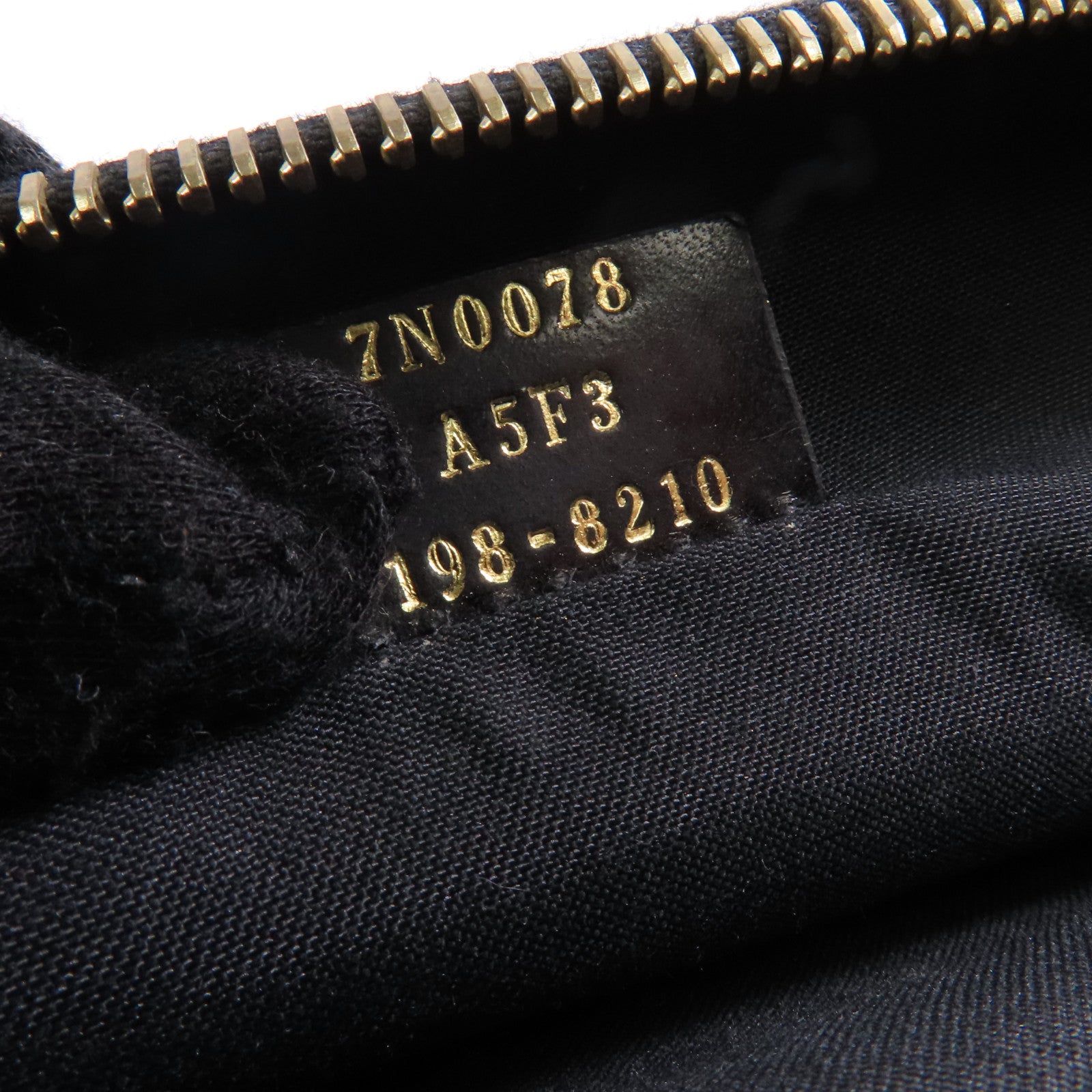 FENDI 牛皮皮革Clutch金扣手拿包