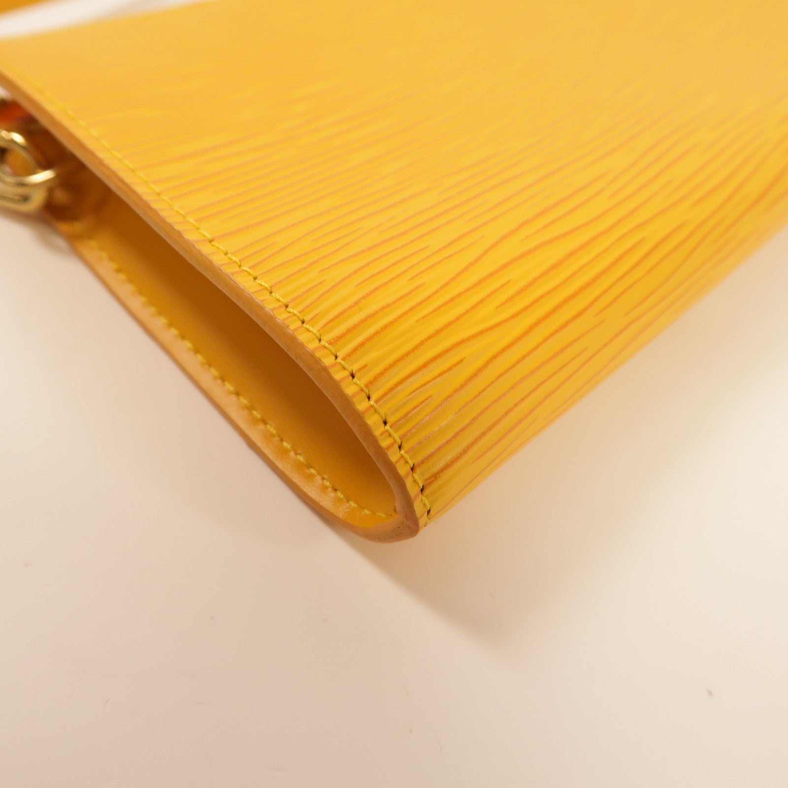 LOUIS VUITTON Epi Pochette Accessoires Pouch金扣手挽袋