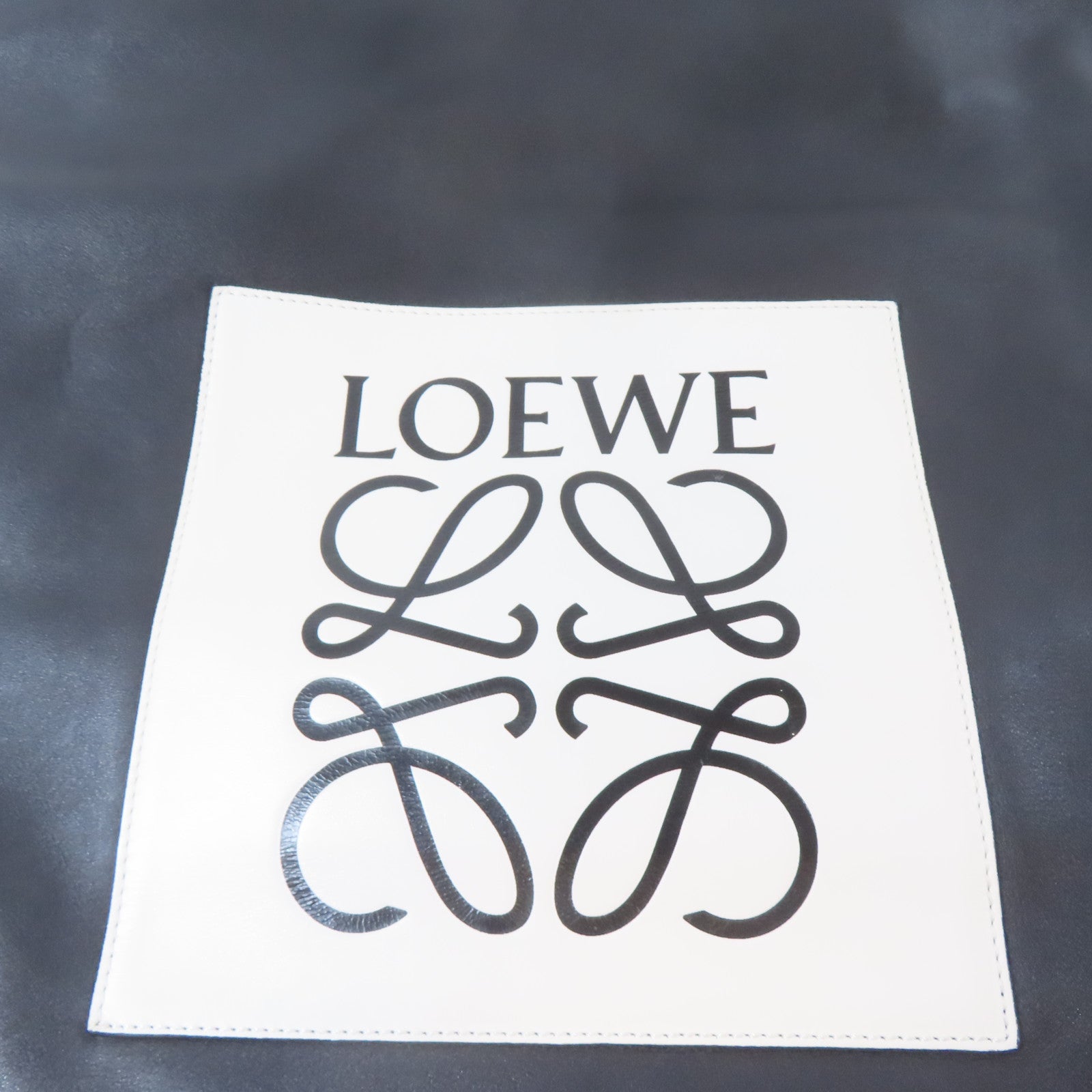LOEWE 牛皮皮革Shoulder Bag銀扣肩背袋黑色
