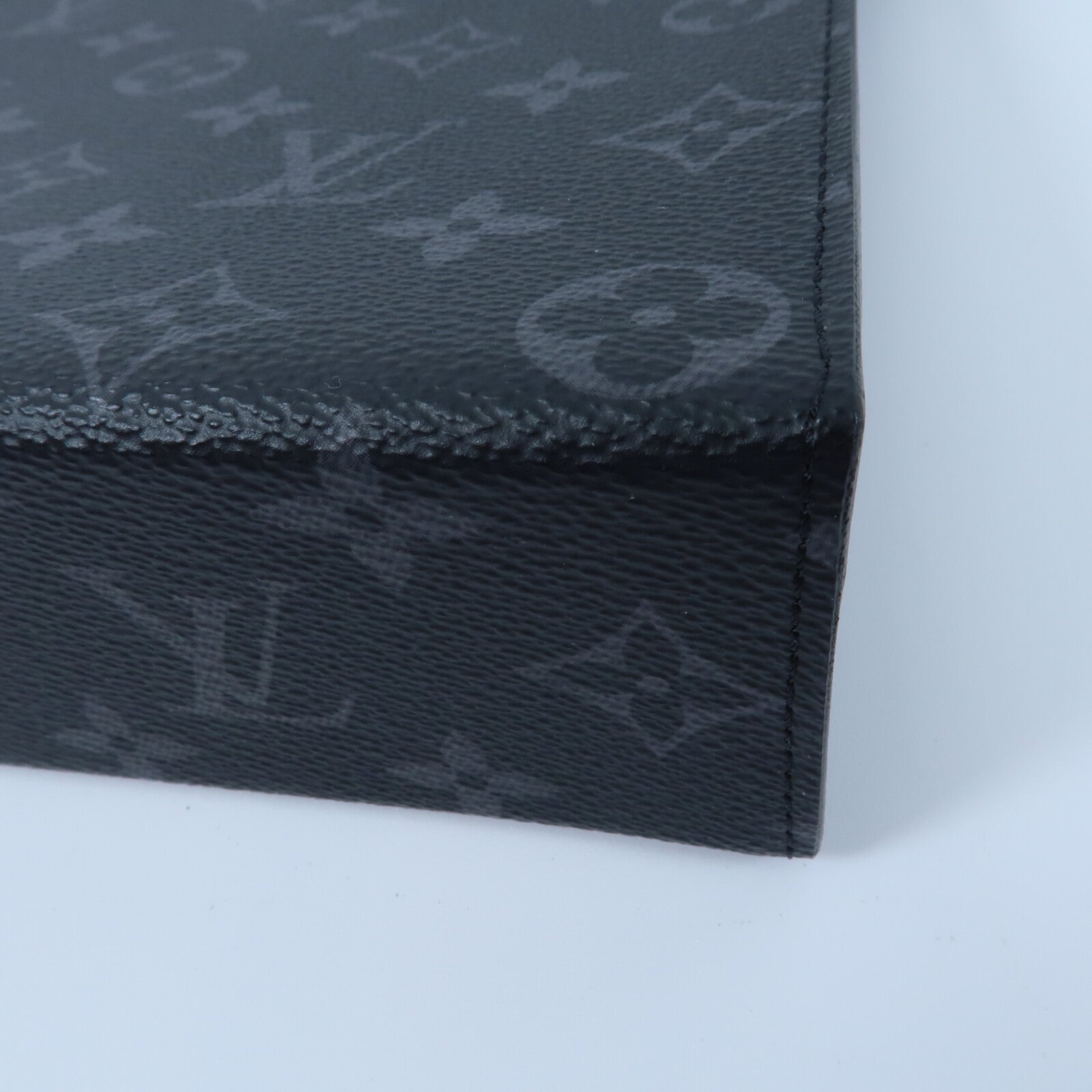 LOUIS VUITTON Monogram Eclipse Pochette Voyage MM手拿包