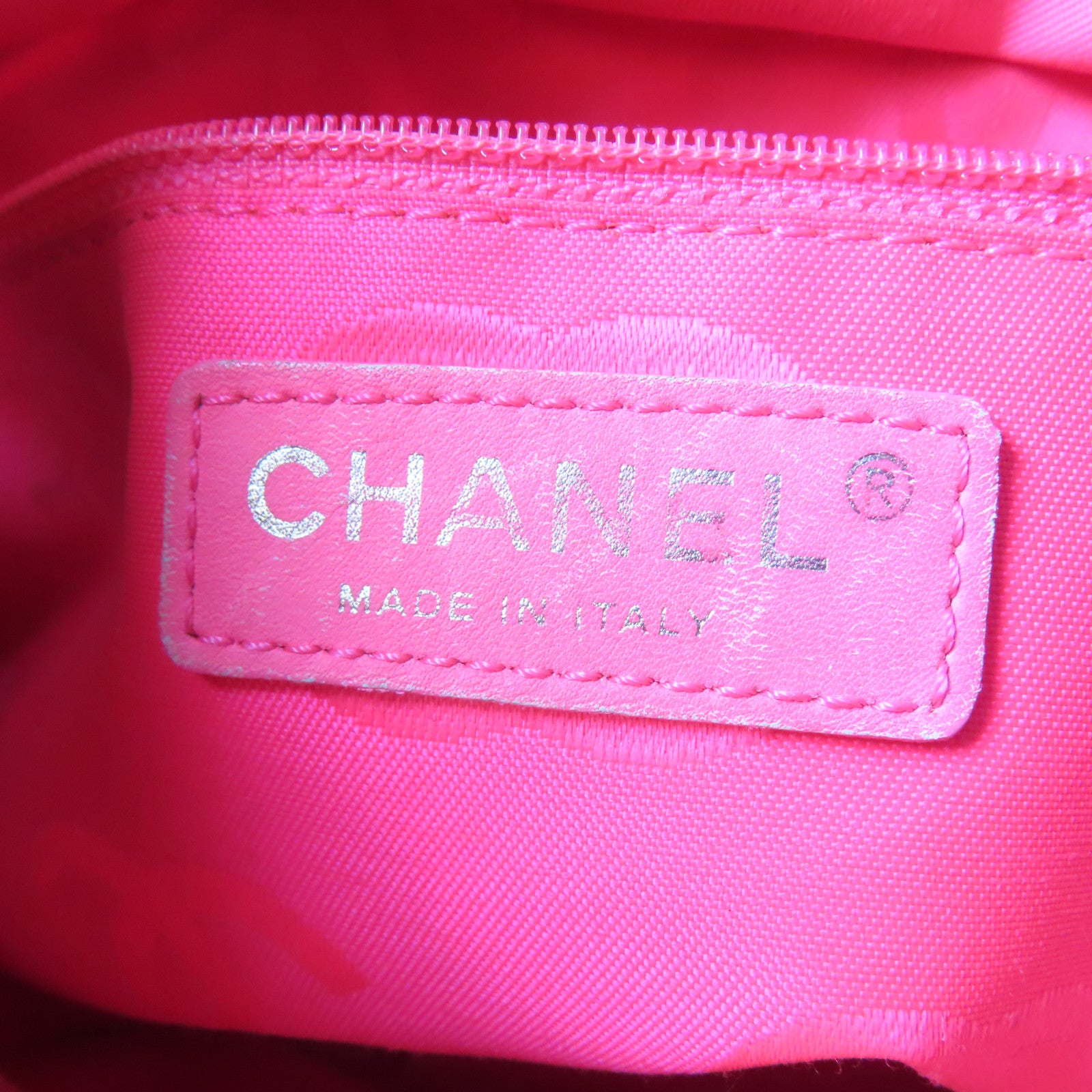 CHANEL 菱格牛皮皮革Cambon Small銀扣手挽袋黑色