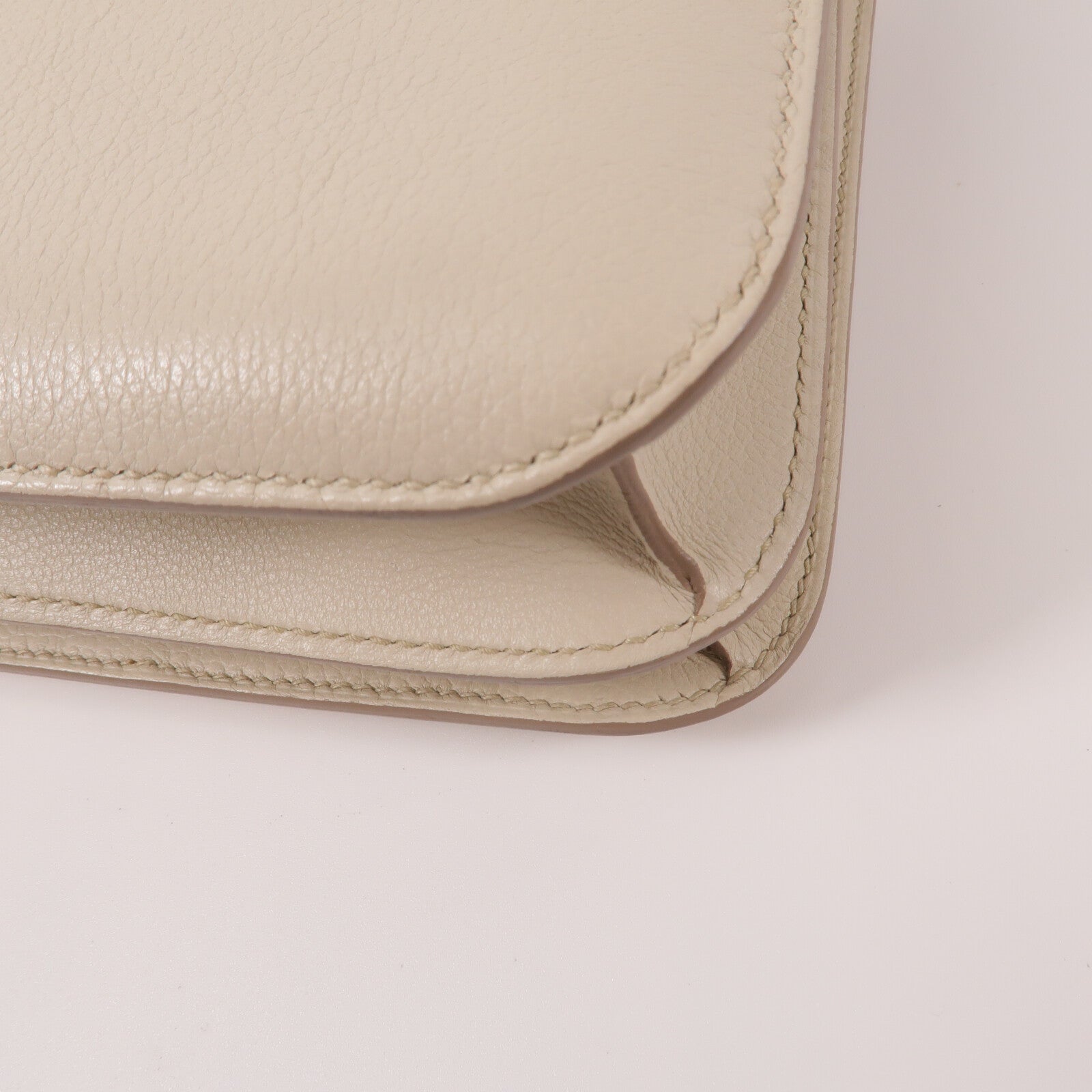 HERMES Evercolor皮革Constance 24肩背袋Craie