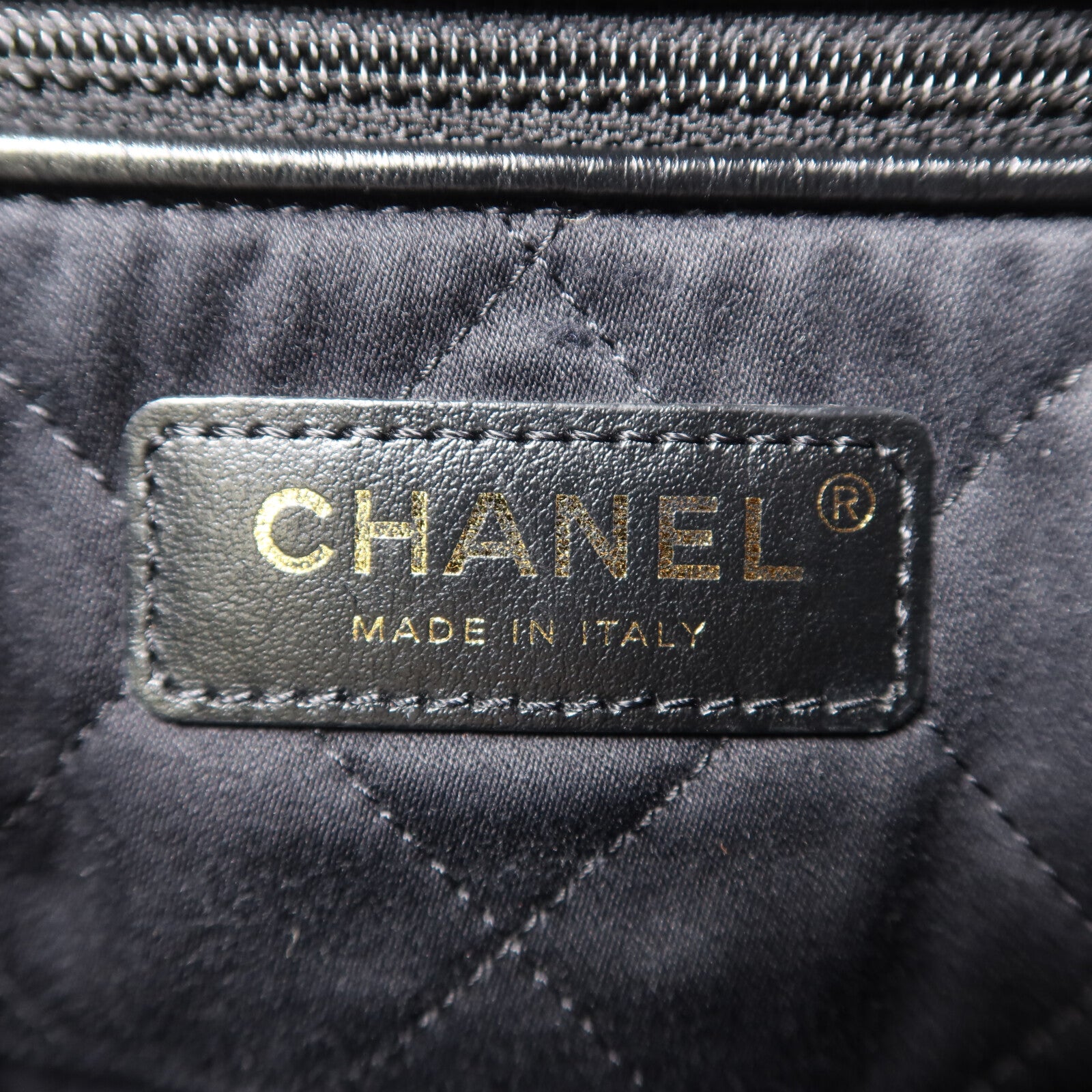 CHANEL 羊皮皮革Chanel 22 Small鏈帶肩背袋