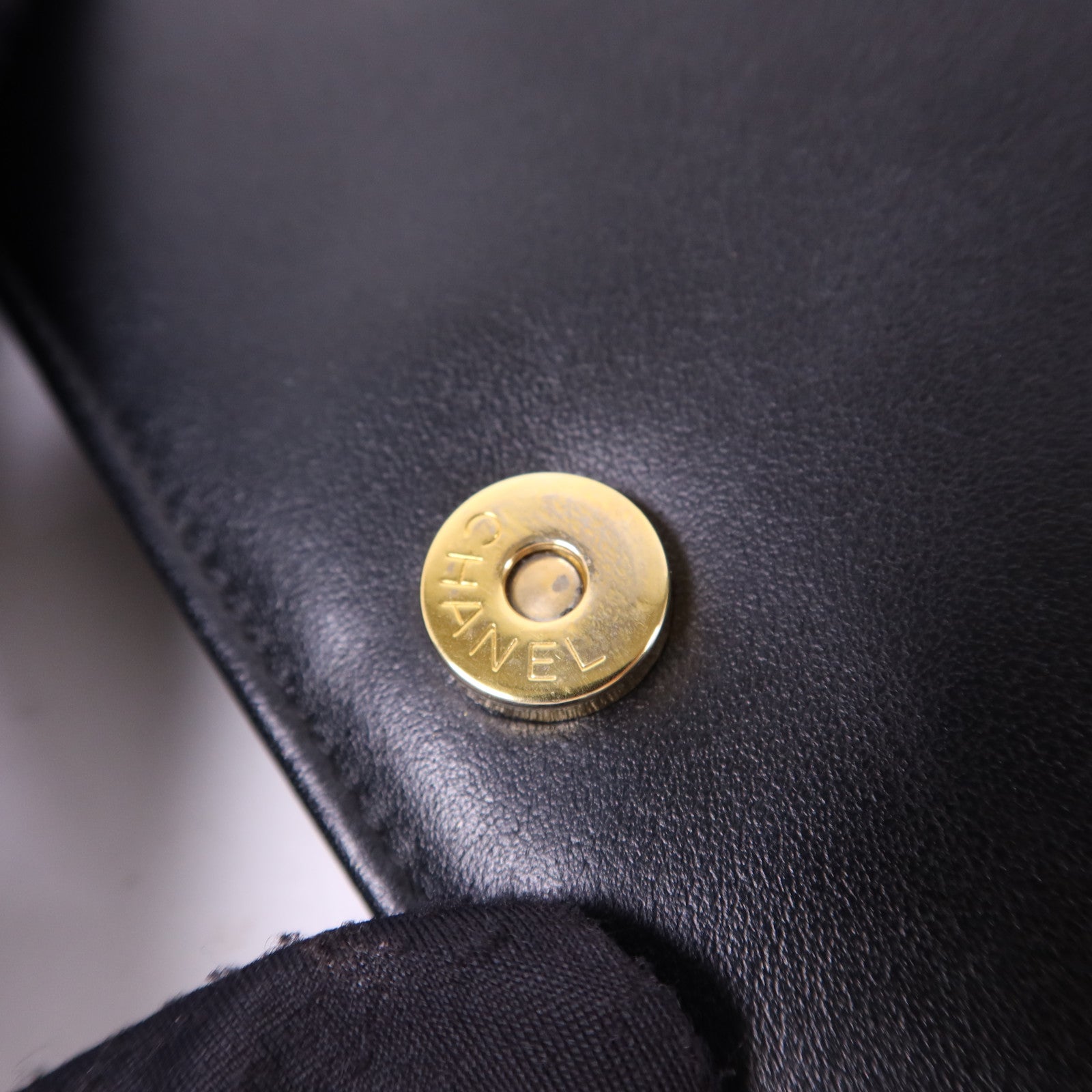 CHANEL 牛皮皮革Boy WOC Wallet On Chain金扣鏈帶肩背袋