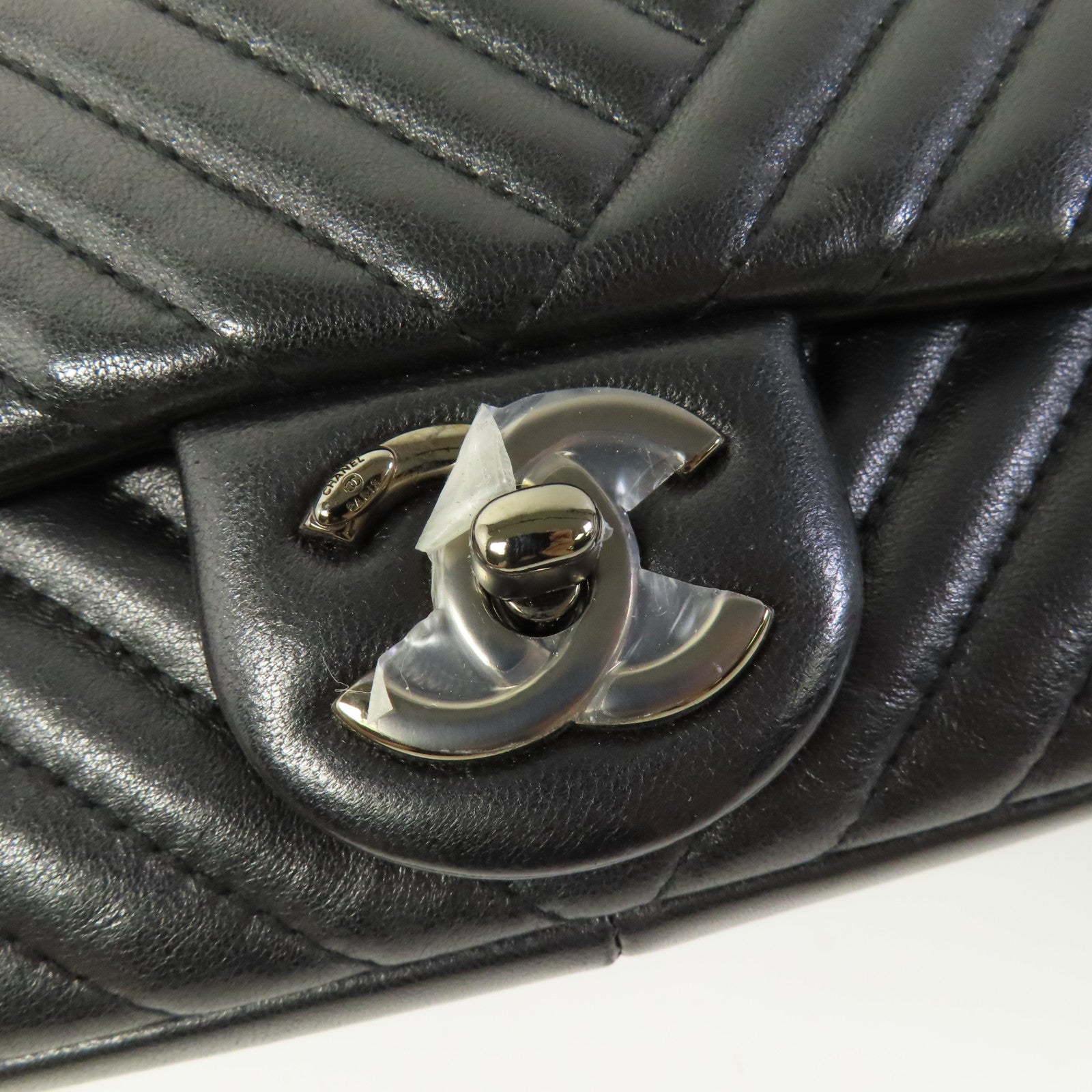 CHANEL 羊皮皮革Chevron Classic Flap肩背袋