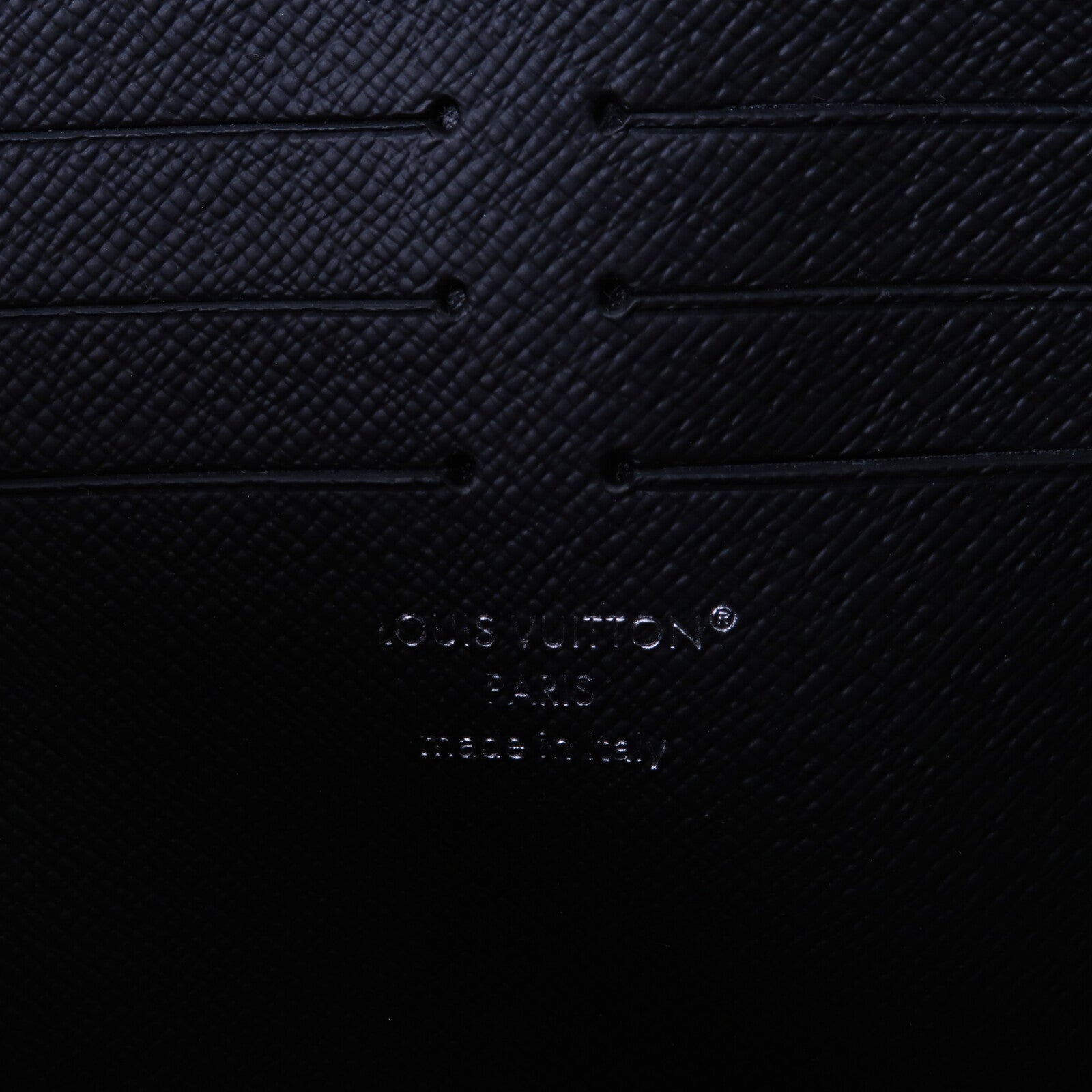 LOUIS VUITTON Monogram Eclipse Pochette Voyage MM手拿包
