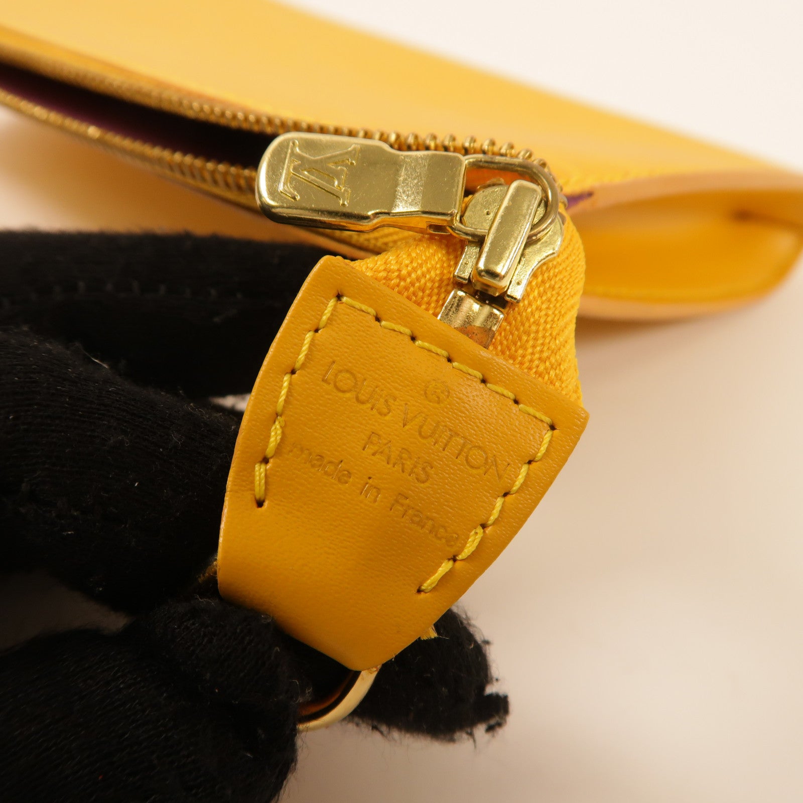 LOUIS VUITTON Epi Pochette Accessoires Pouch金扣手挽袋