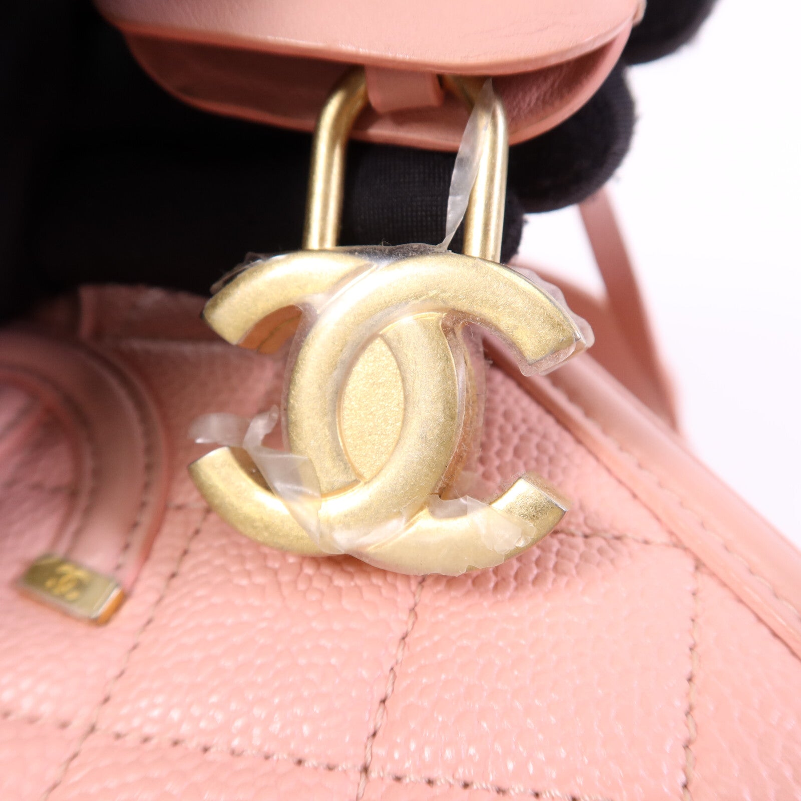 CHANEL 牛皮皮革Vanity Case金扣鏈帶肩背袋