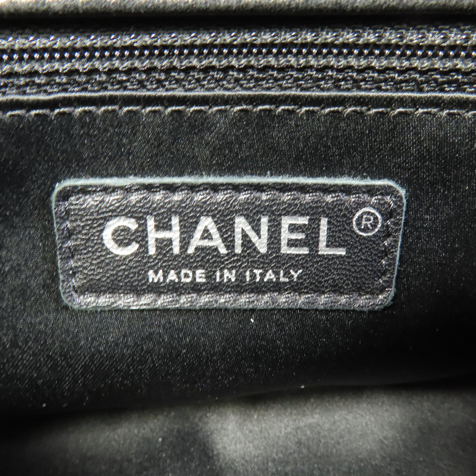 CHANEL 羊皮皮革Chevron Classic Flap肩背袋